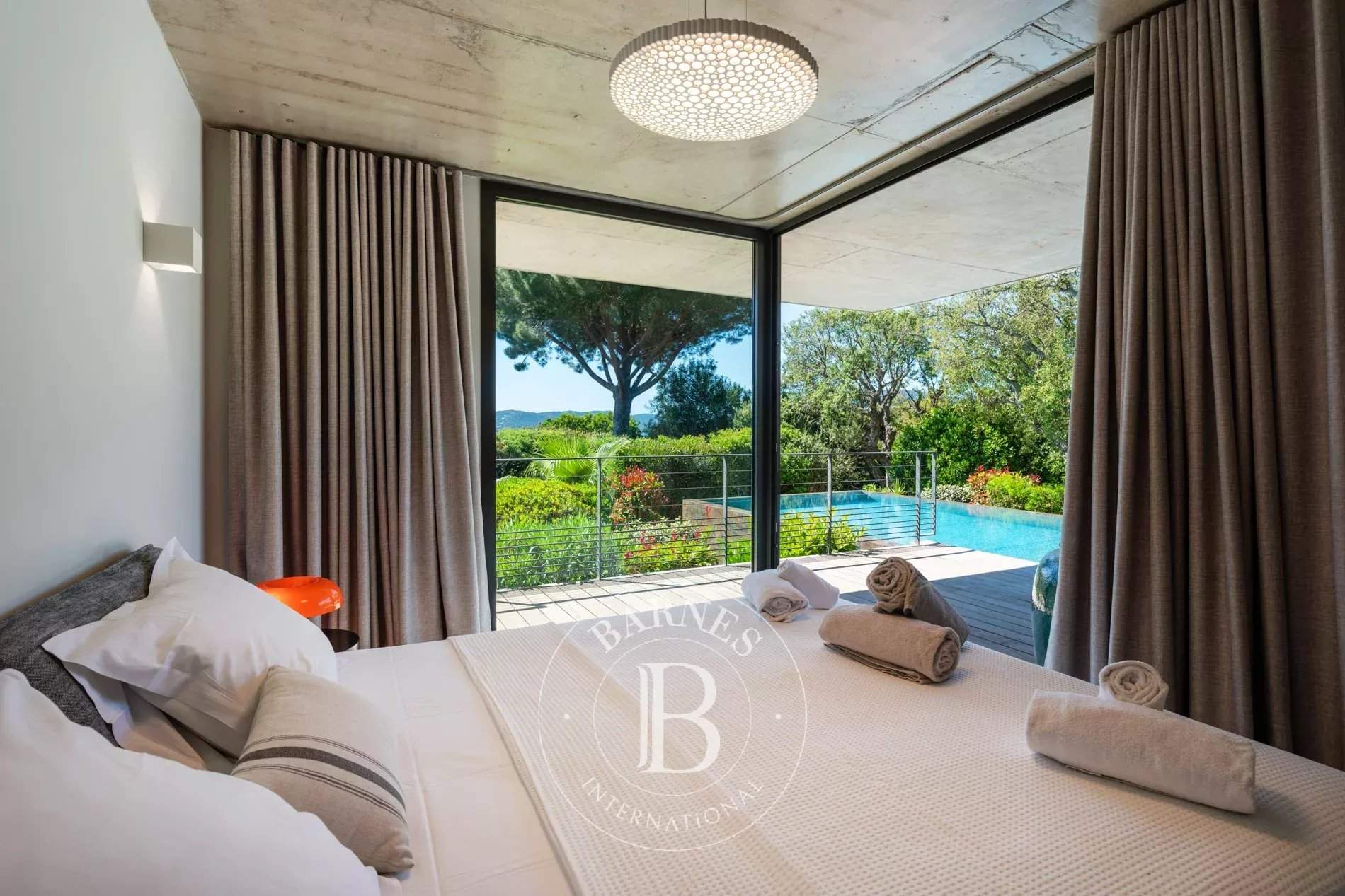 Porto-Vecchio, Domaine de Cala Rossa, villa 4 bedrooms, swimming pool and beach at walking distance, picture 11
