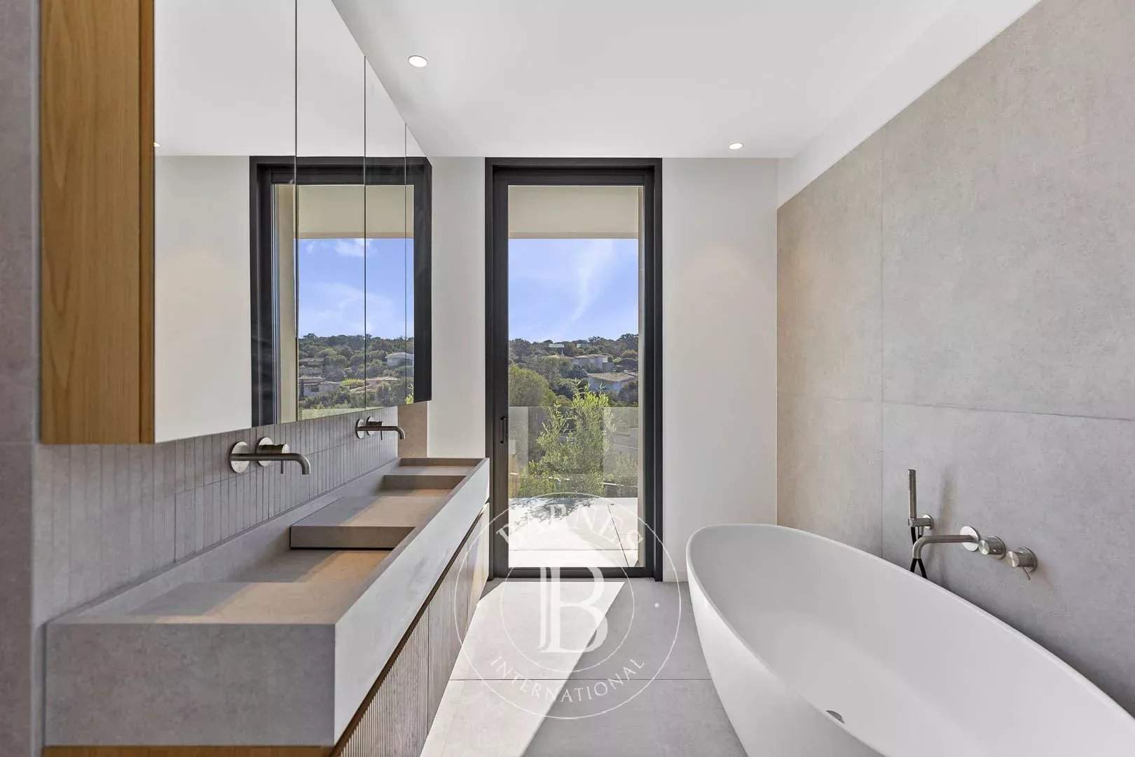 Sainte-Lucie-de-Porto-Vecchio  - Villa 5 Pi&egrave;ces 4 Chambres - picture 16