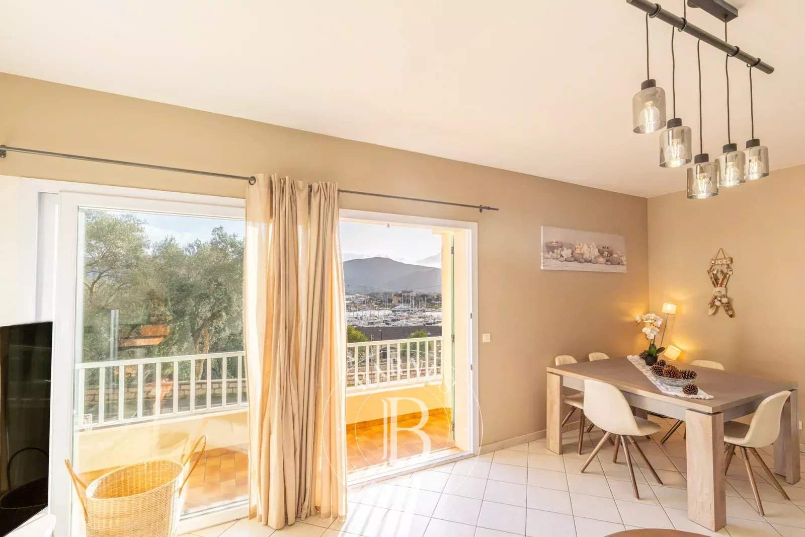 Porto-Vecchio  - Villa 5 Pi&egrave;ces 4 Chambres - picture 6