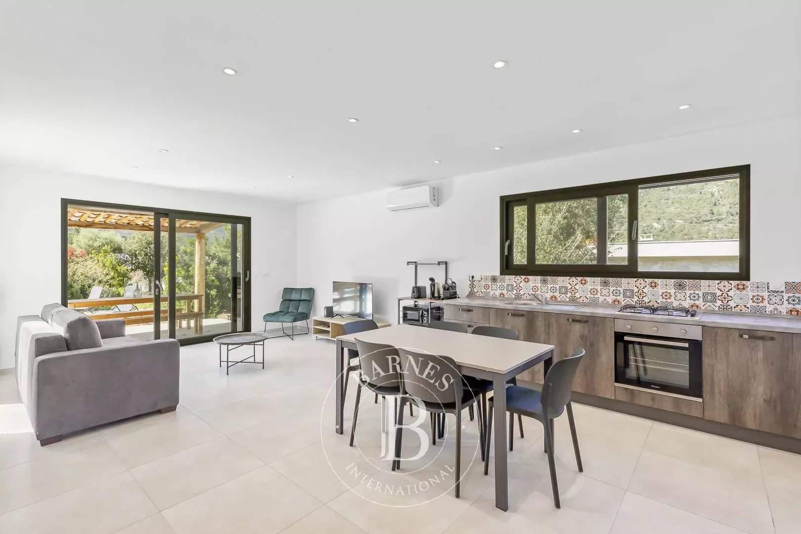 Sainte-Lucie-de-Porto-Vecchio  - Maison 5 Pi&egrave;ces 4 Chambres - picture 5