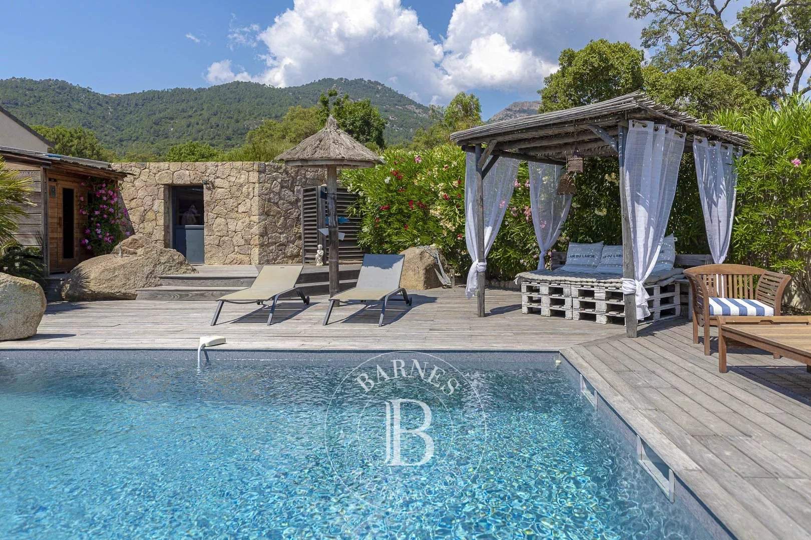 Sainte-Lucie-de-Porto-Vecchio  - Villa 6 Pi&egrave;ces 5 Chambres - picture 1