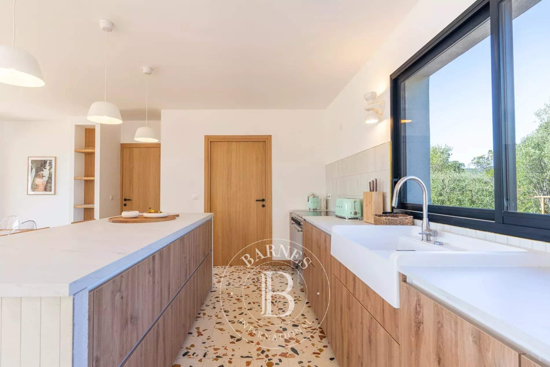 Sainte-Lucie-de-Porto-Vecchio  - Villa 6 Pi&egrave;ces 4 Chambres - picture 9