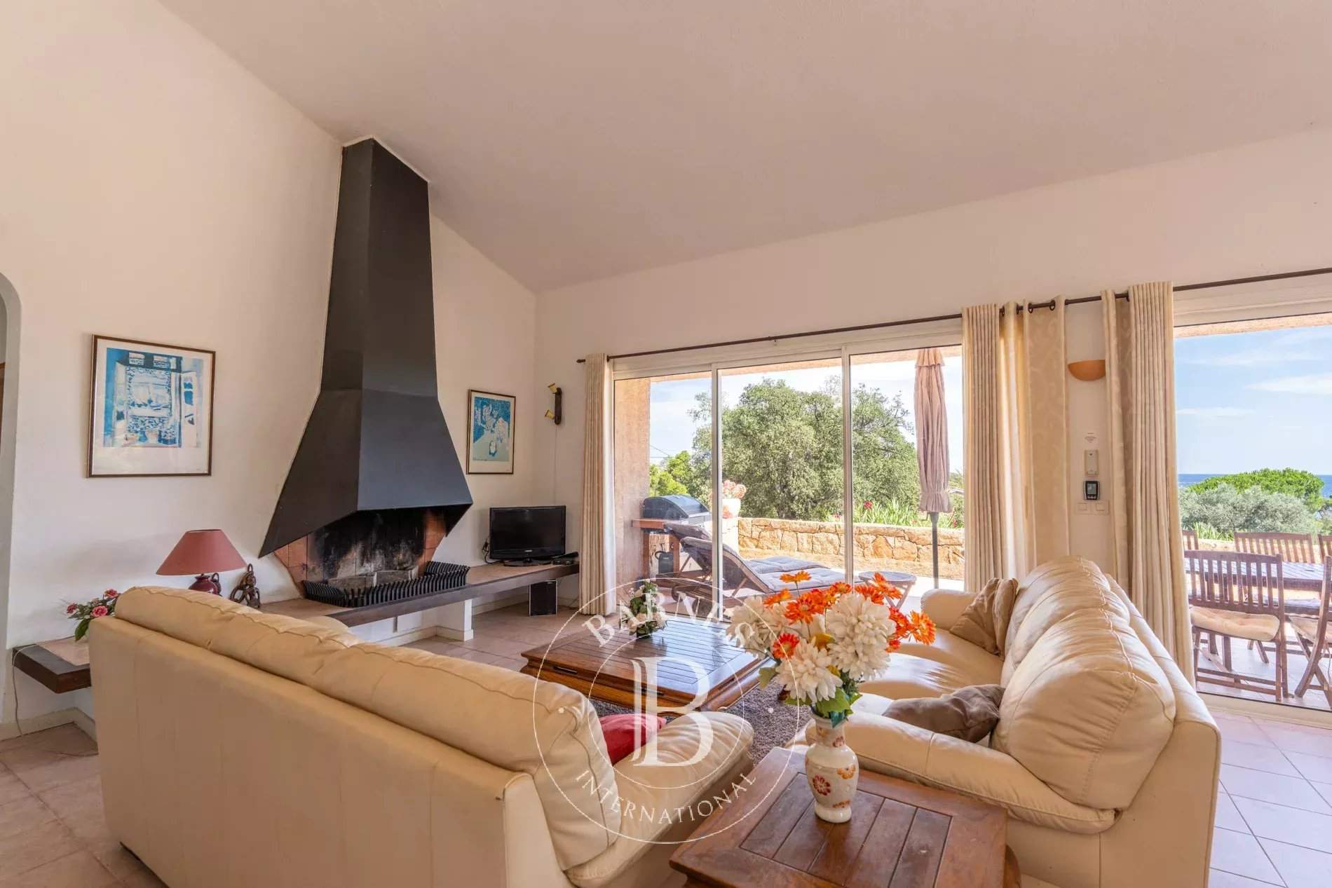 Sainte-Lucie-de-Porto-Vecchio  - Villa 8 Pièces 5 Chambres - picture 6