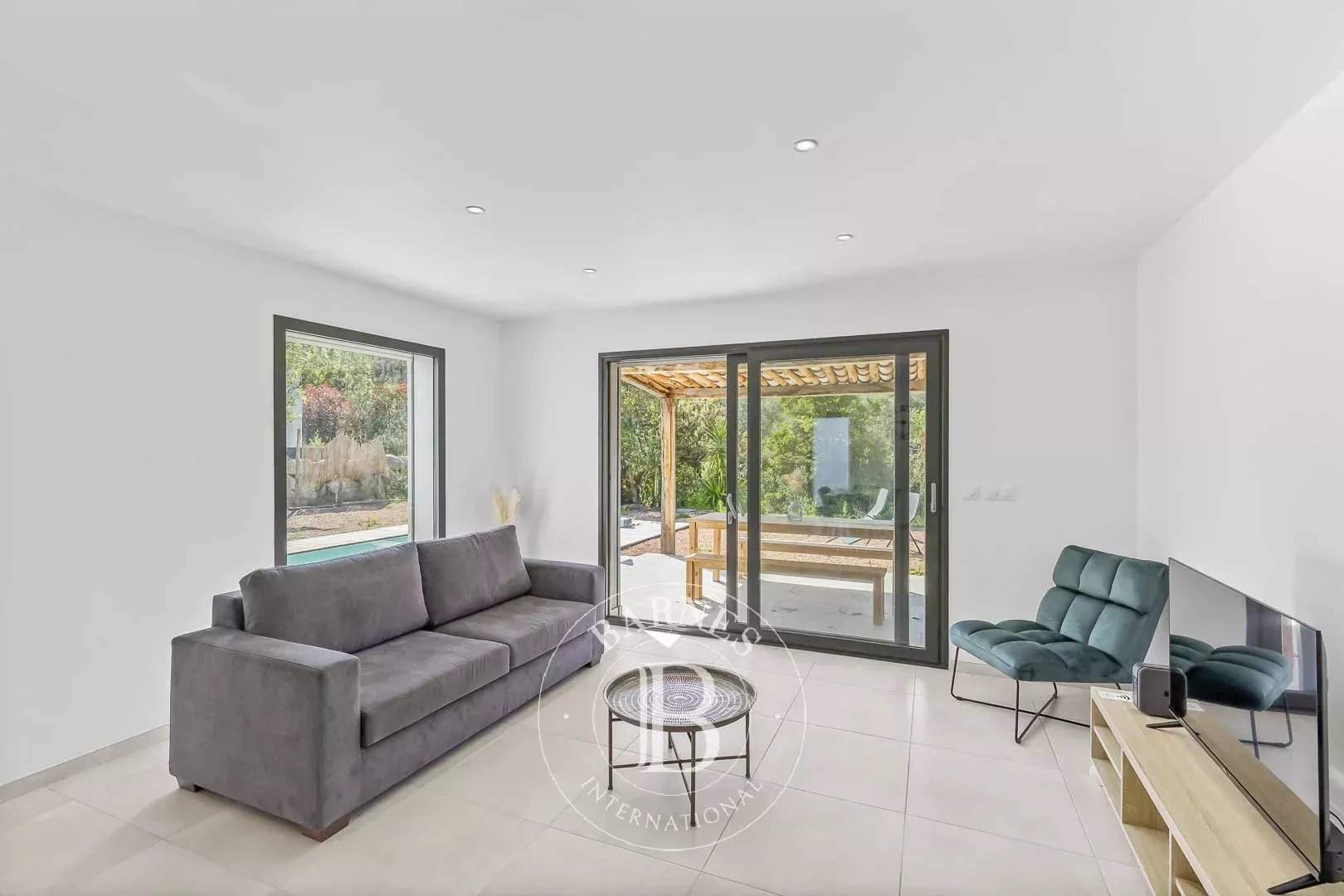 Sainte-Lucie-de-Porto-Vecchio  - Maison 5 Pi&egrave;ces 4 Chambres - picture 7