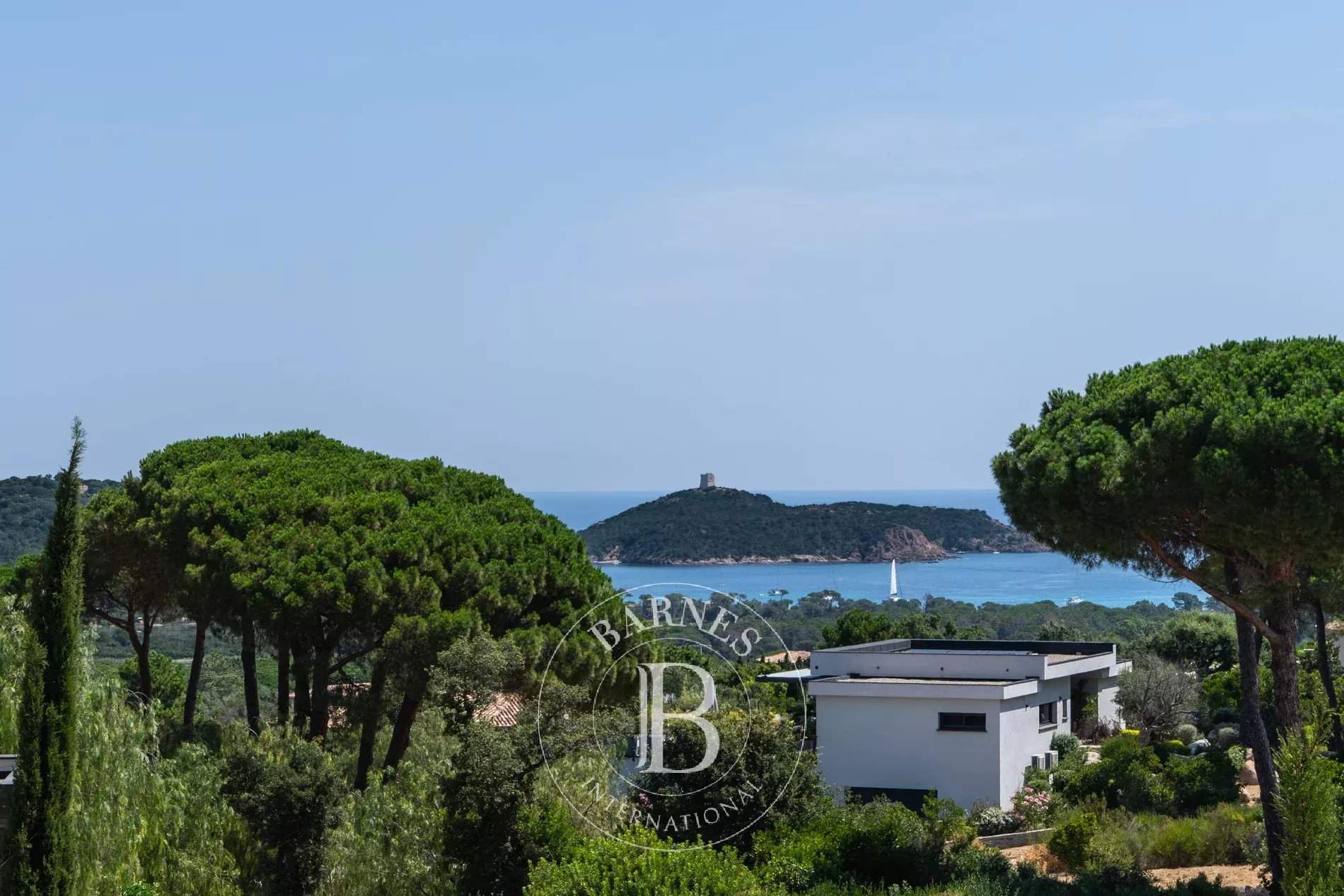 Sainte-Lucie-de-Porto-Vecchio  - Villa 16 Pi&egrave;ces 5 Chambres - picture 15