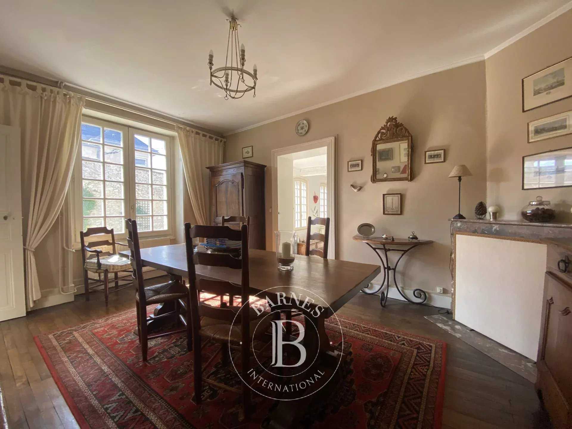 Blois  - Maison de ville 8 Pièces 4 Chambres