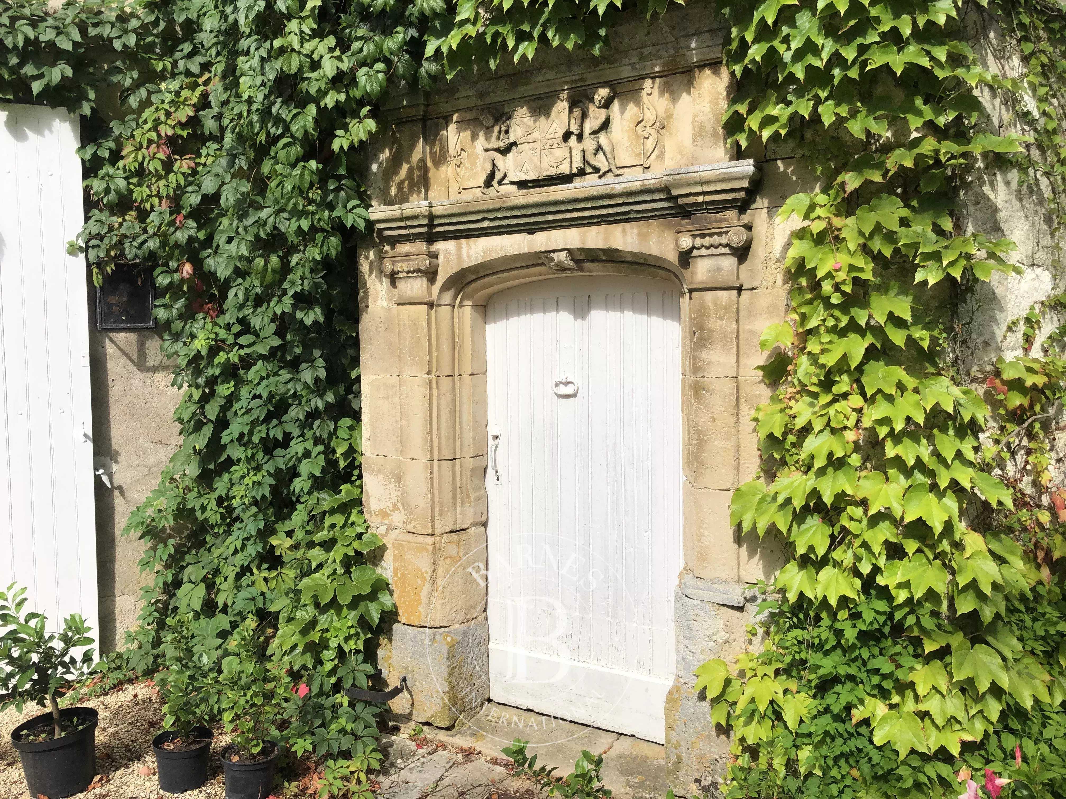 Bourges  - Manoir 10 Pi&egrave;ces