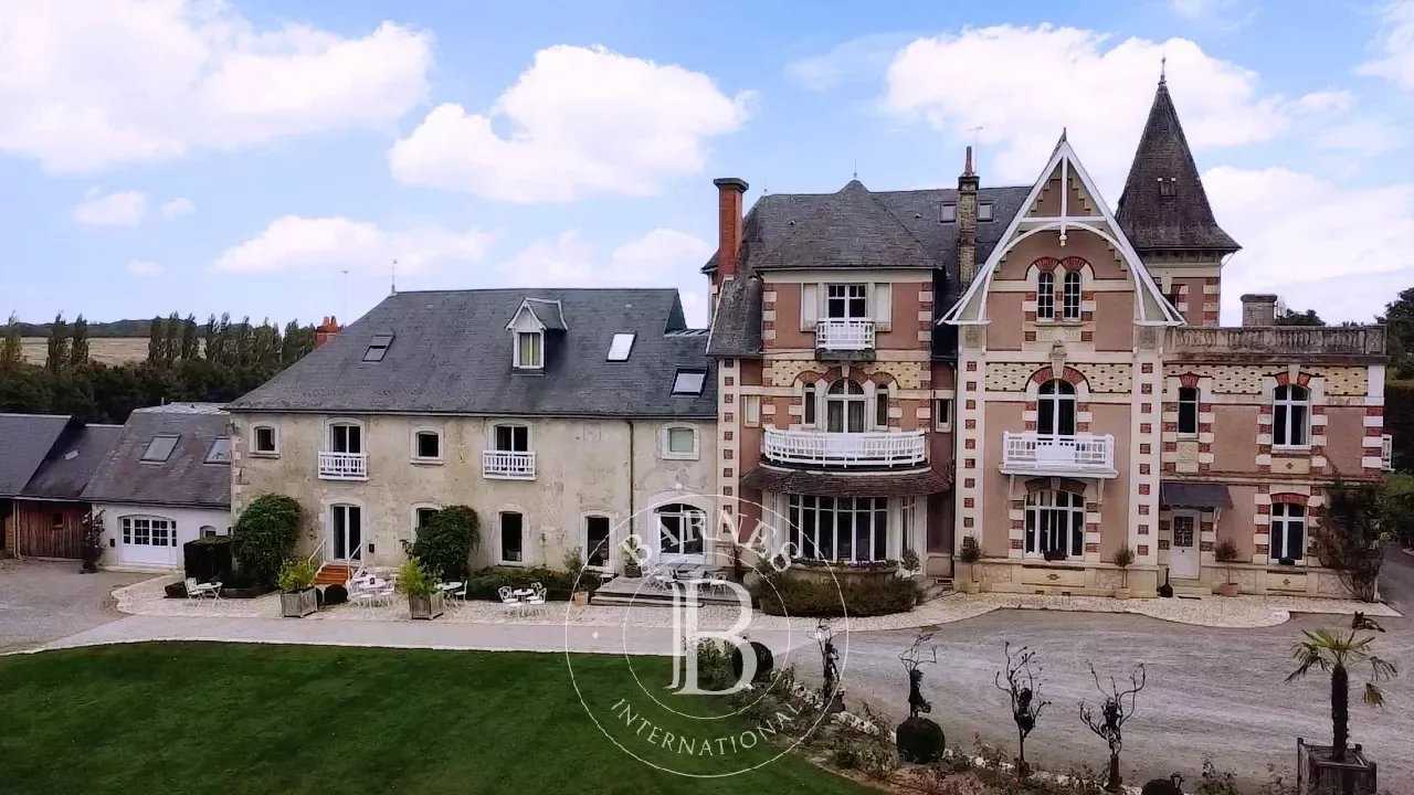 Châtillon-sur-Indre  - Propriété 40 Pièces 22 Chambres
