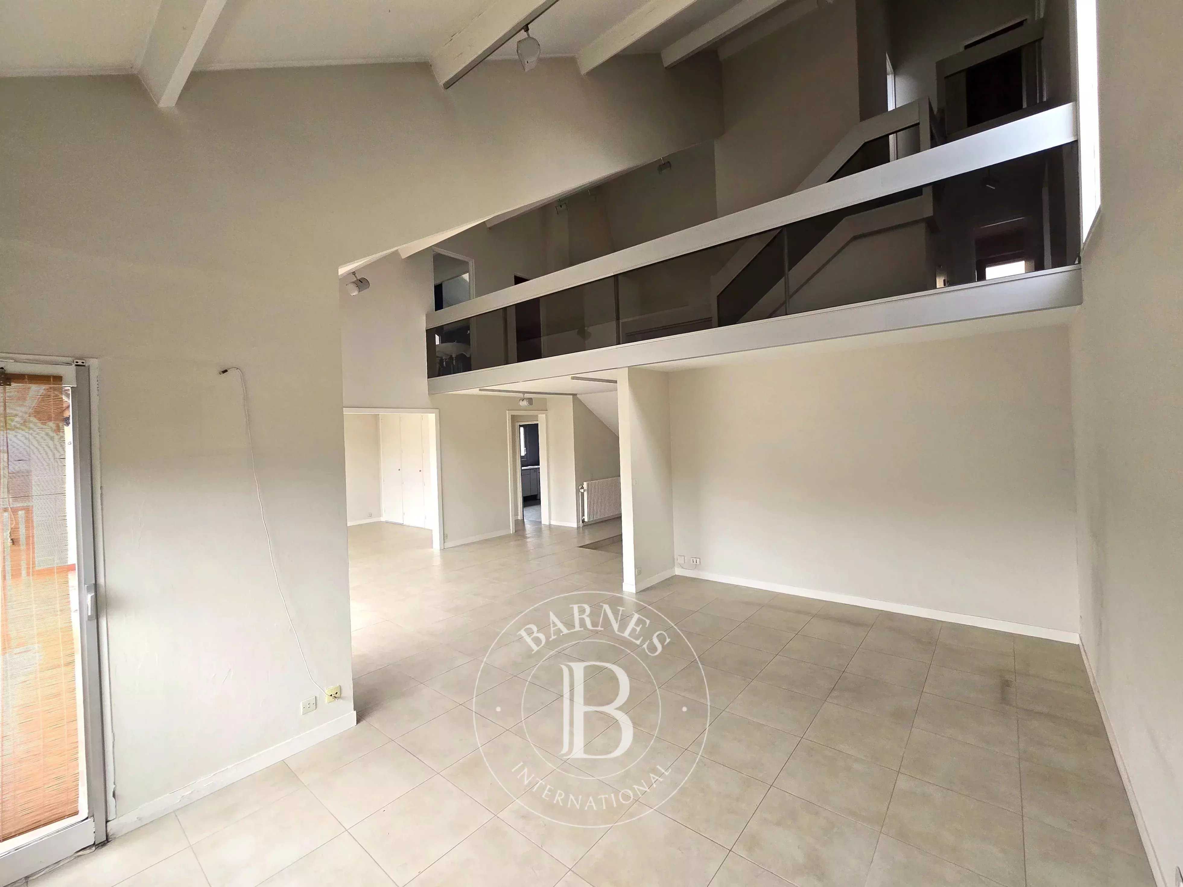 Bourges  - Triplex 6 Pi&egrave;ces 4 Chambres