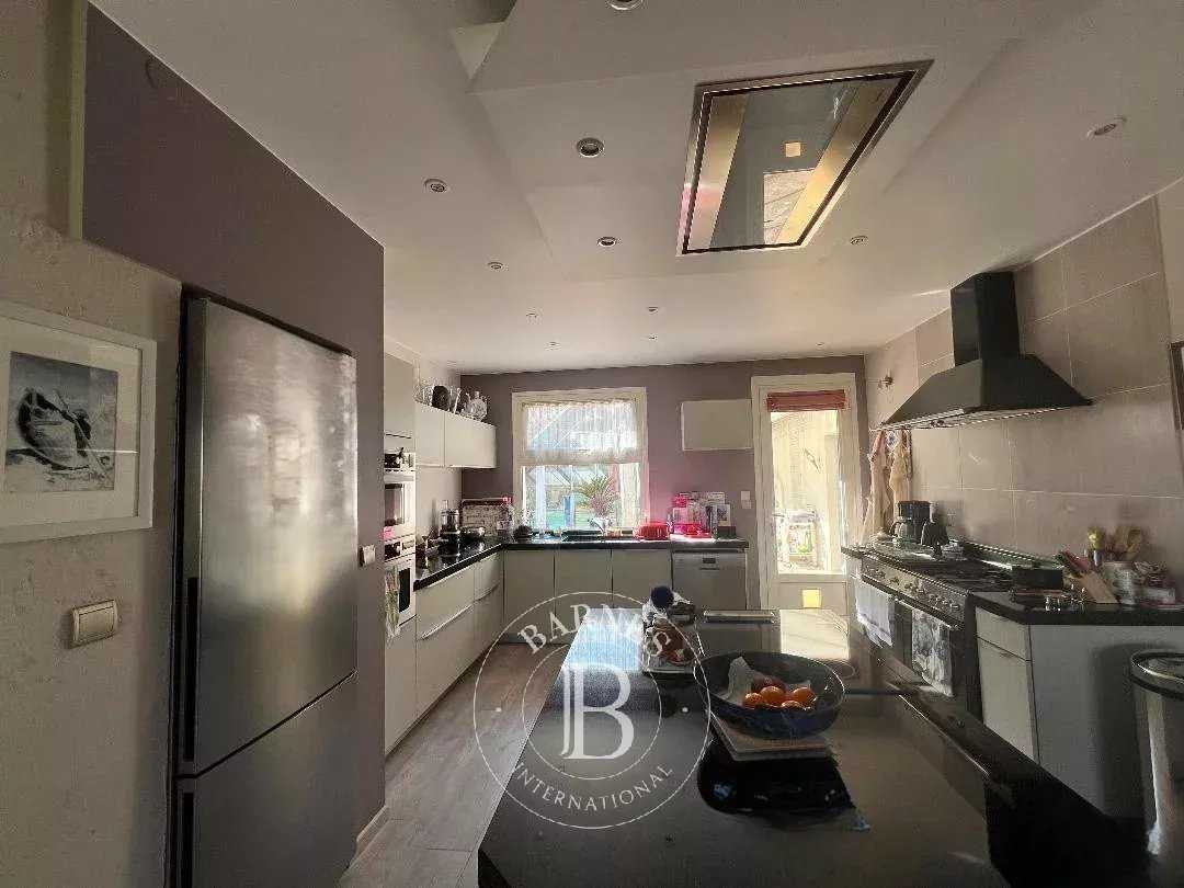 Charentilly  - Propriété 12 Pi&egrave;ces 5 Chambres