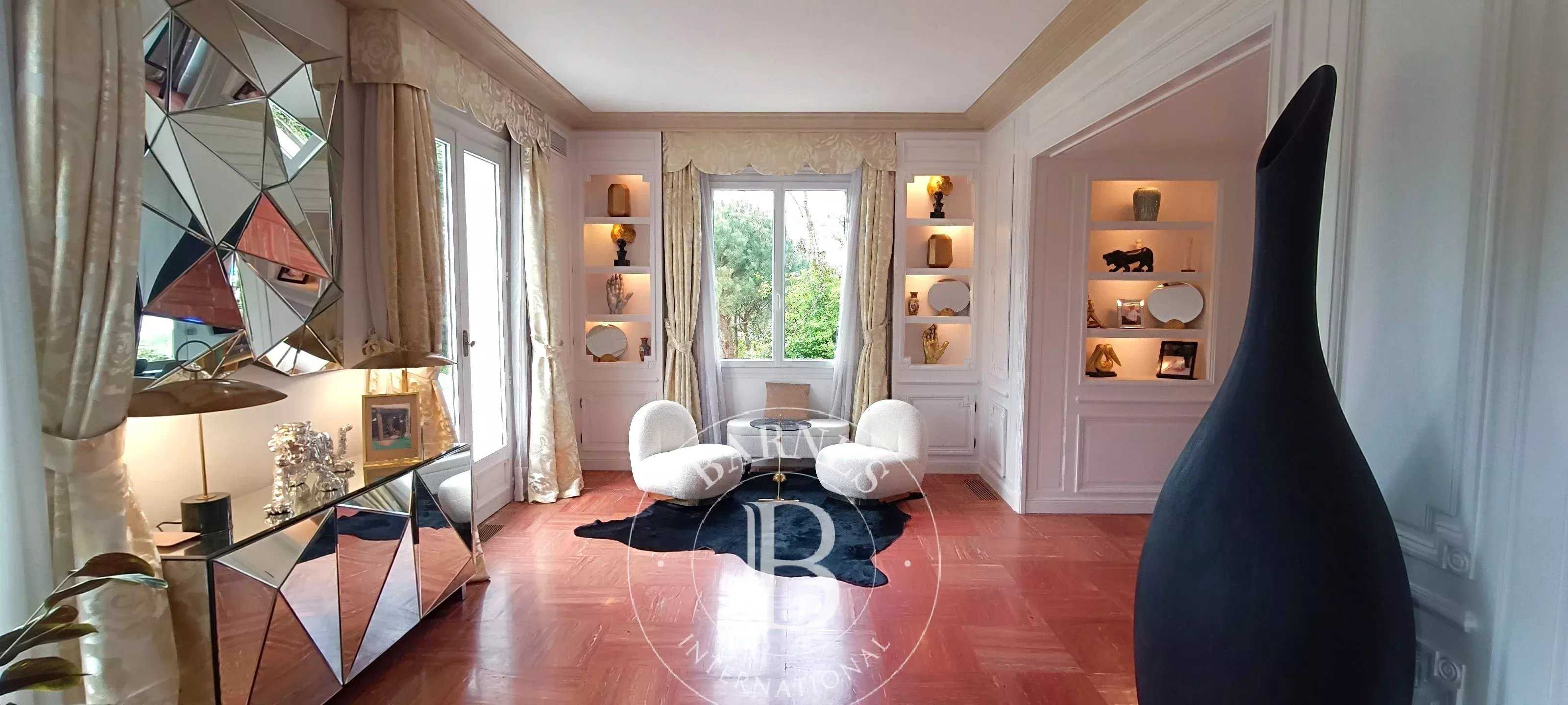 Romorantin-Lanthenay  - Villa 12 Pi&egrave;ces 5 Chambres