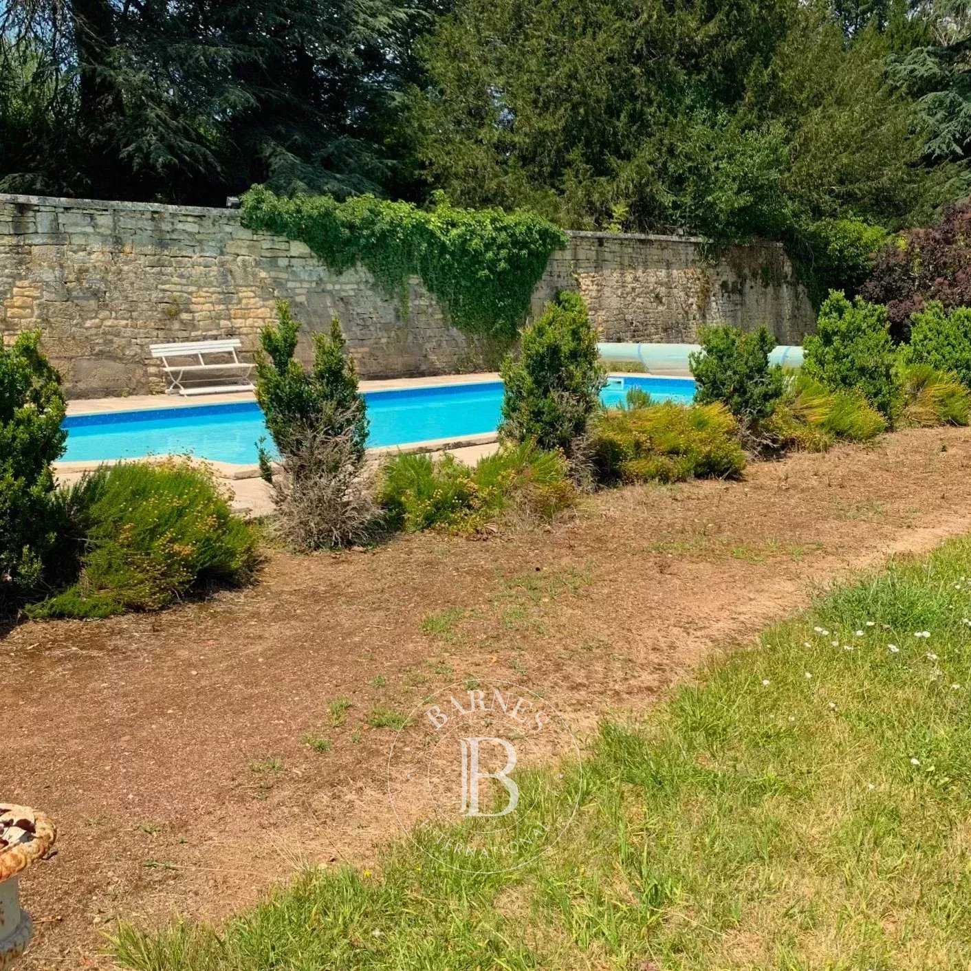 Clamecy  - Propriété 14 Pi&egrave;ces 5 Chambres