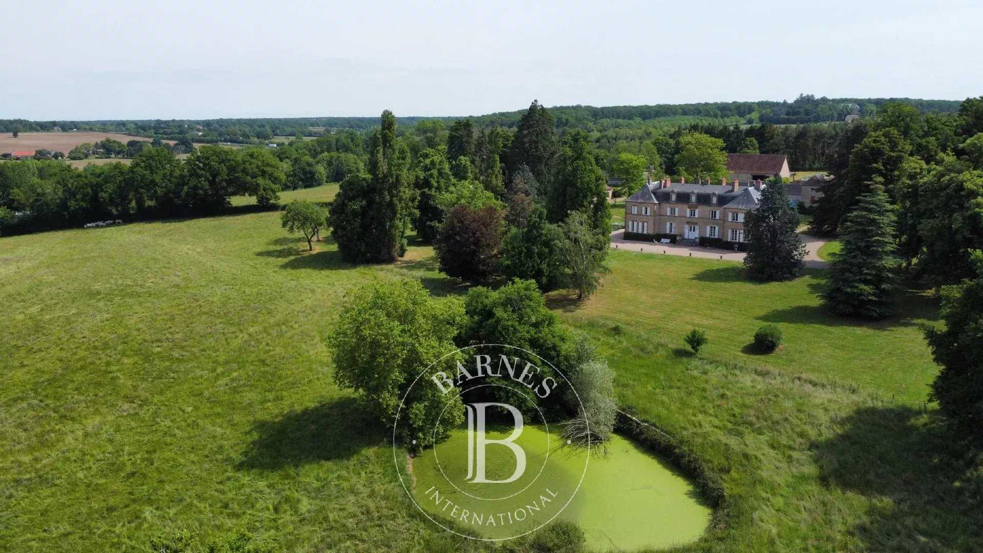 Yzeure  - Finca 18 Cuartos 11 Habitaciones