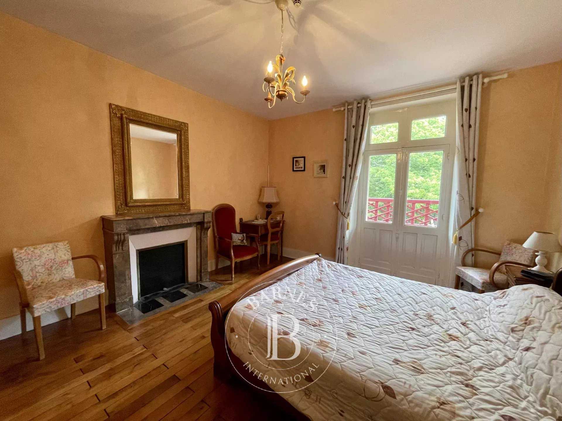 Salbris  - Manor house 11 Bedrooms
