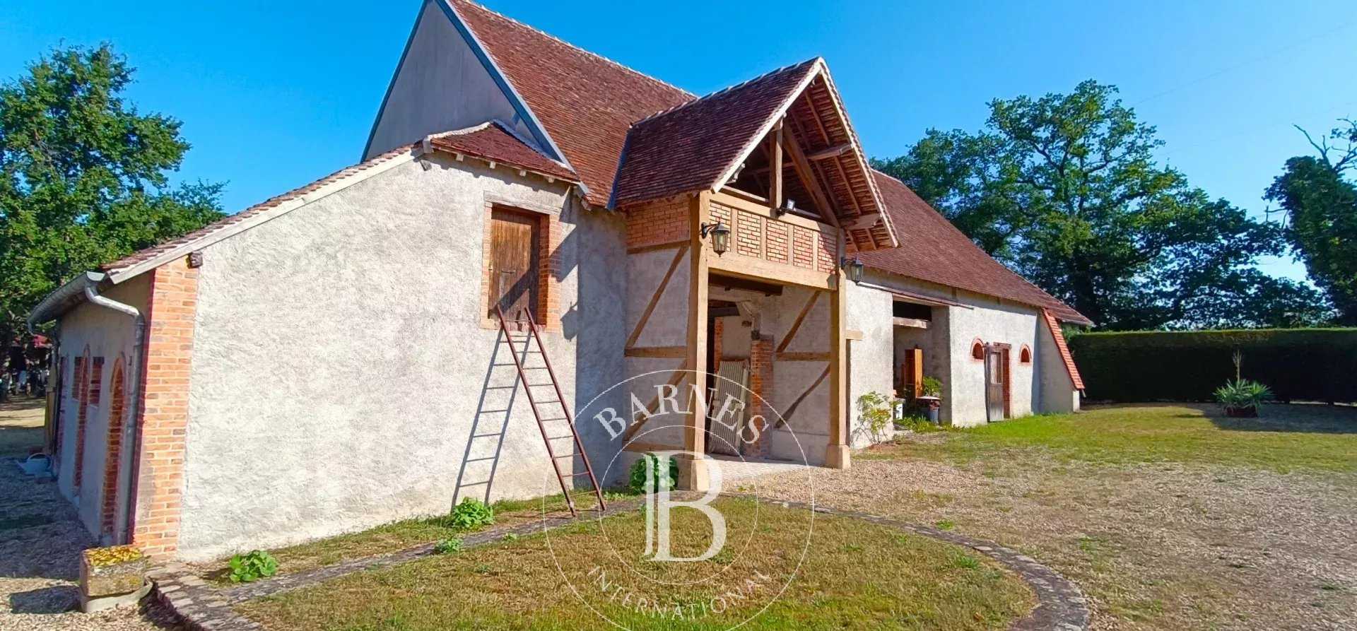 Neuvy-sur-Barangeon  - Property 4 Bedrooms