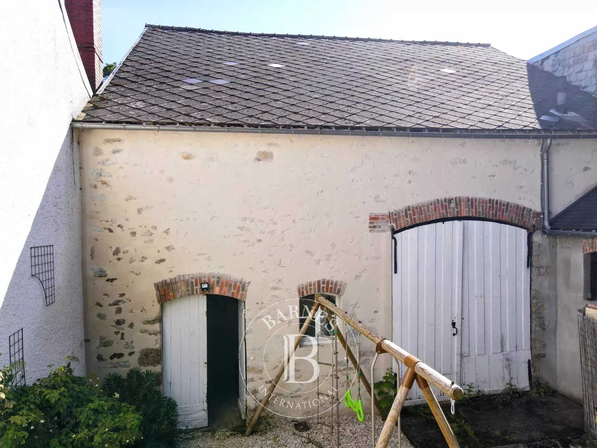 Ouroux-en-Morvan  - Mansion 