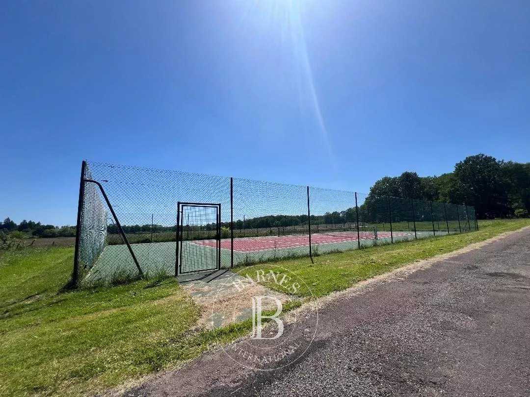 Charentilly  - Propriété 12 Pi&egrave;ces 5 Chambres
