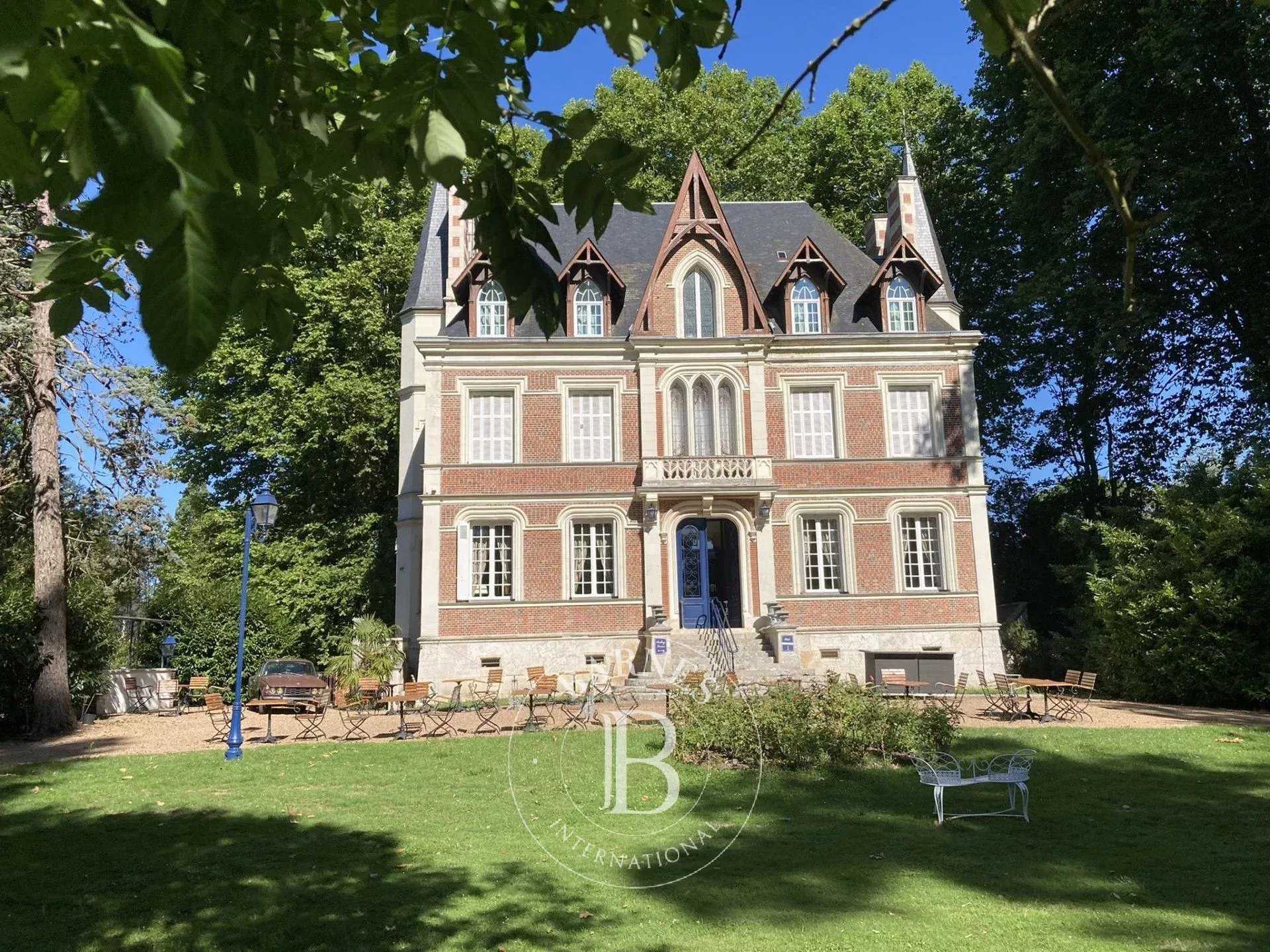 Contres  - Castle 8 Bedrooms