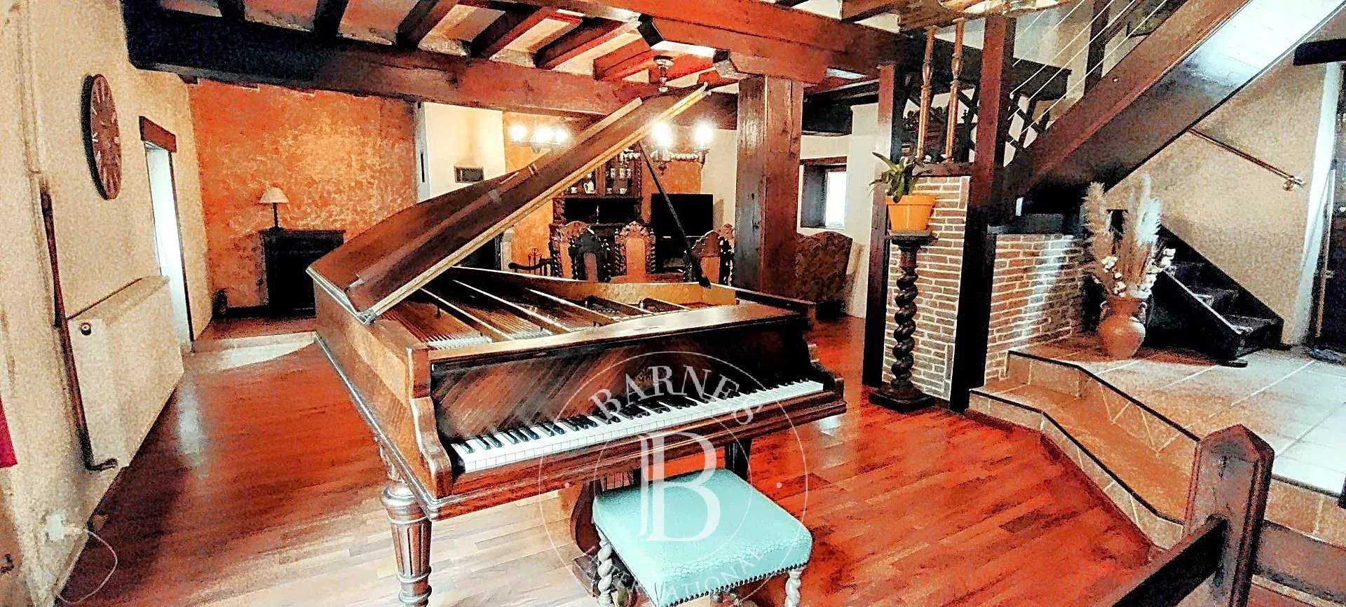 Hyds  - Mill 6 Bedrooms