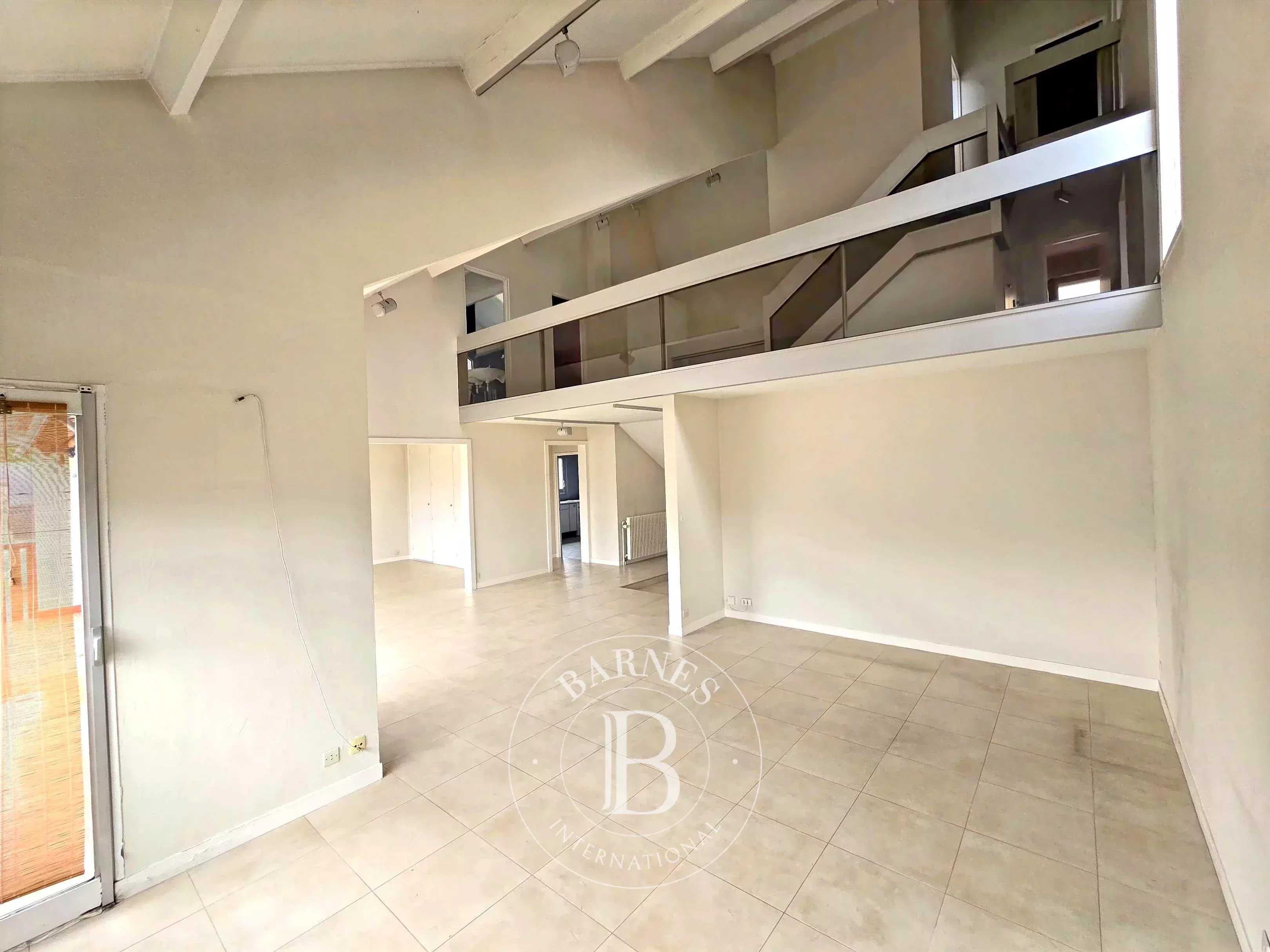 Bourges  - Triplex 6 Pi&egrave;ces 4 Chambres