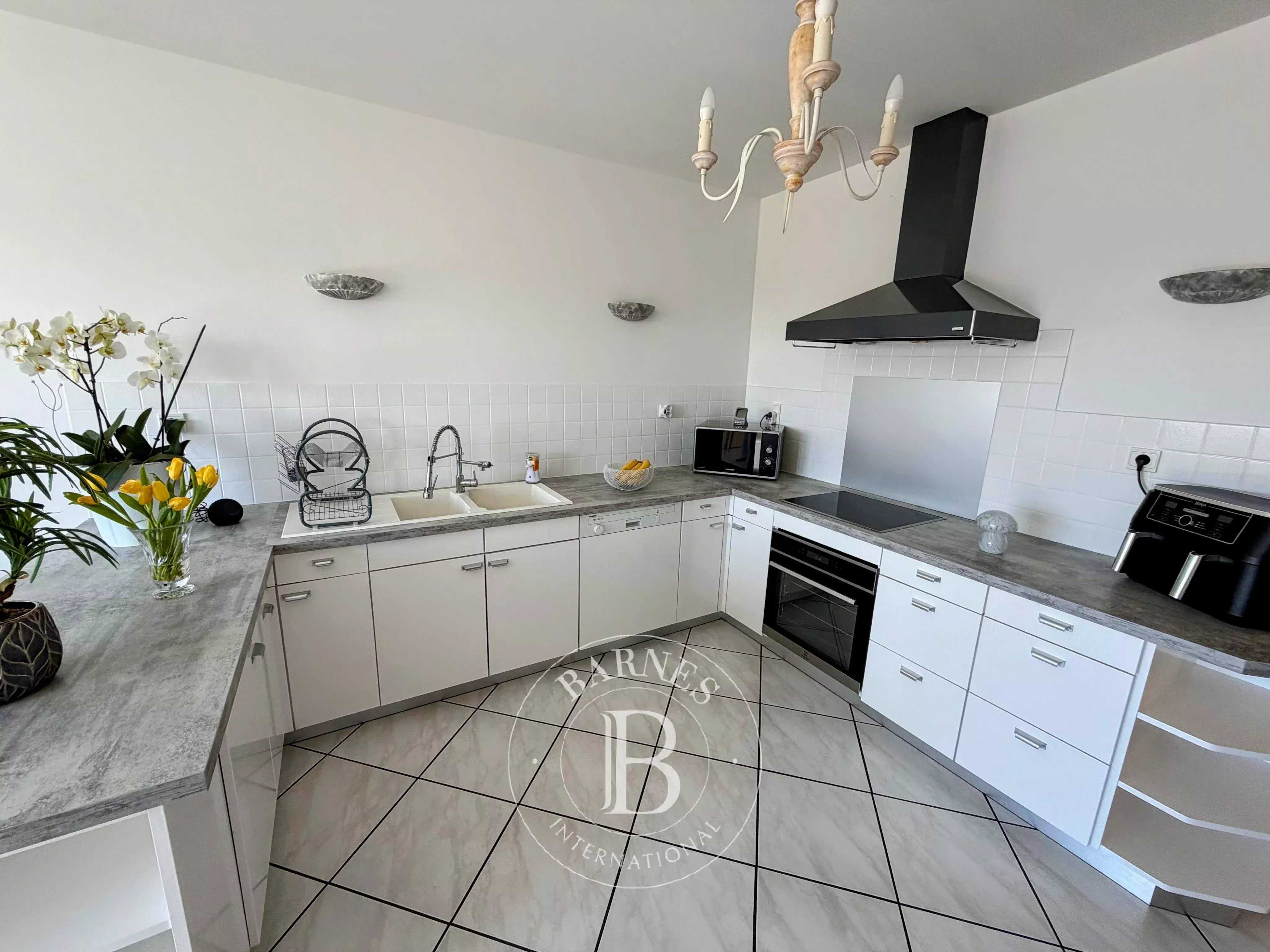 Vichy  - Villa 17 Pi&egrave;ces 3 Chambres