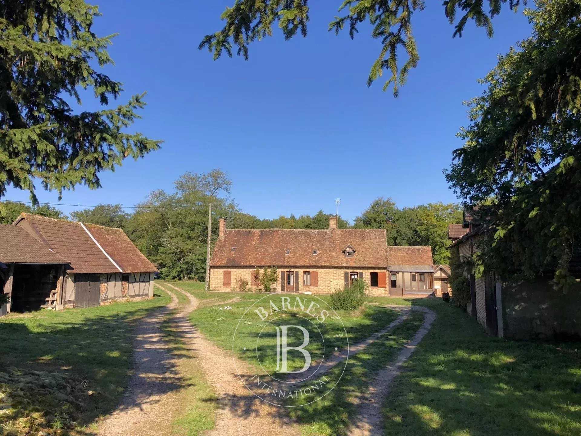 Aubigny-sur-Nère  - Property 4 Bedrooms