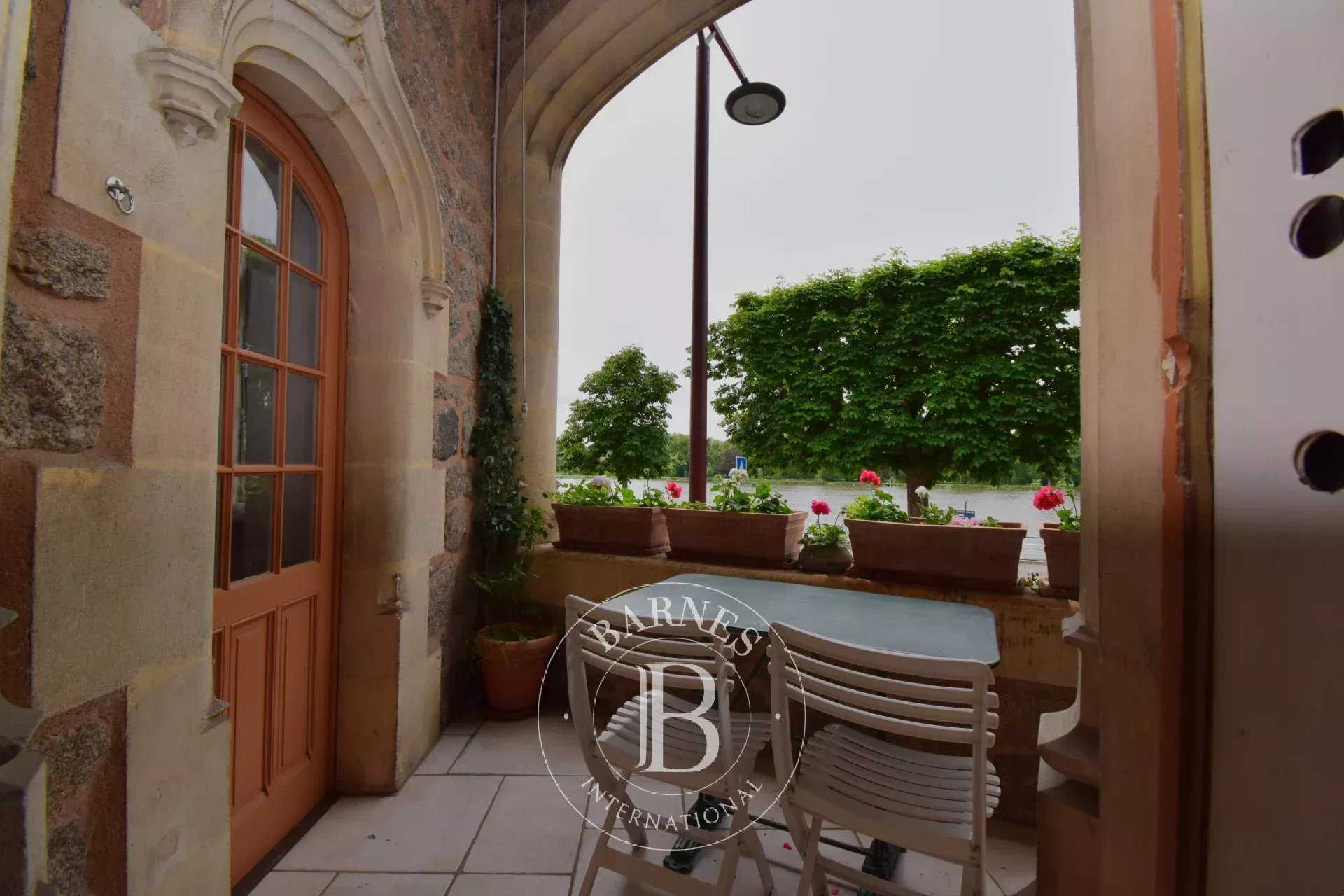 Vichy  - Appartement 5 Pi&egrave;ces 2 Chambres