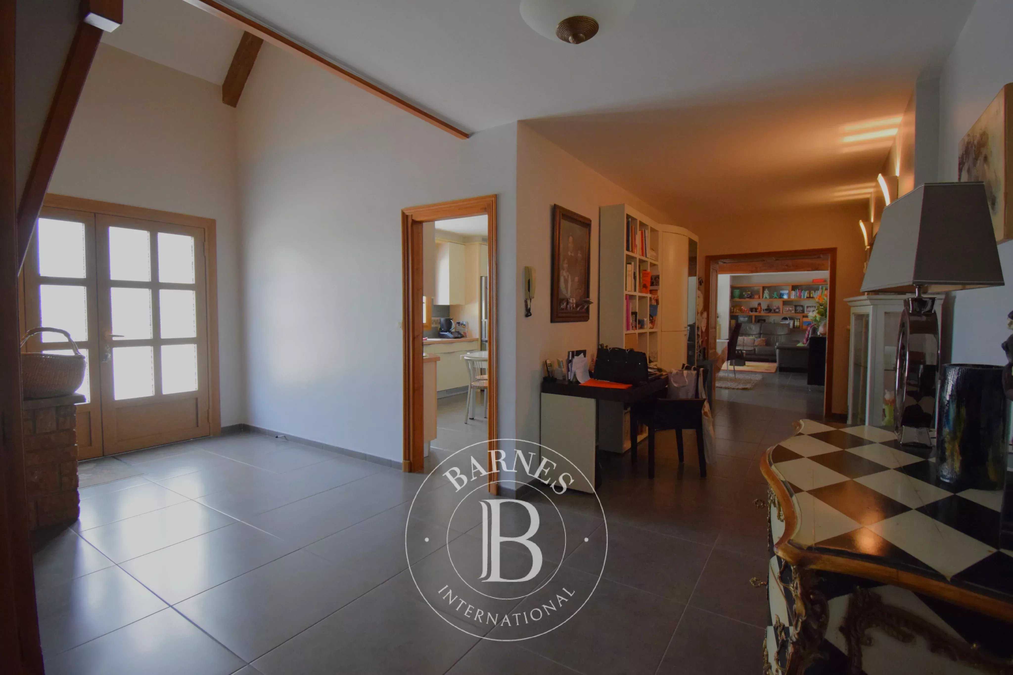 Vierzon  - Maison 7 Pi&egrave;ces 5 Chambres