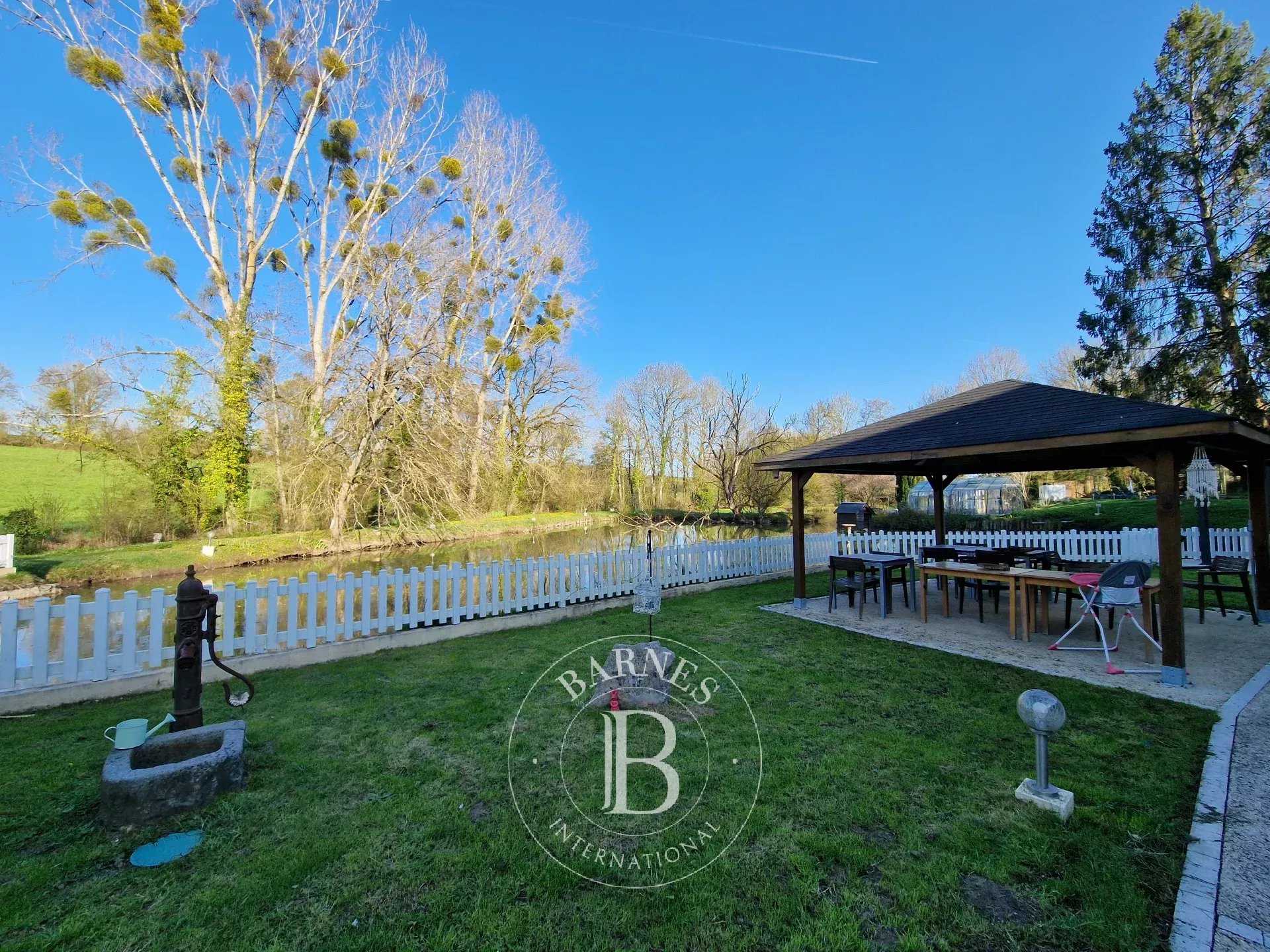 Luceau  - Maison 12 Pi&egrave;ces 9 Chambres