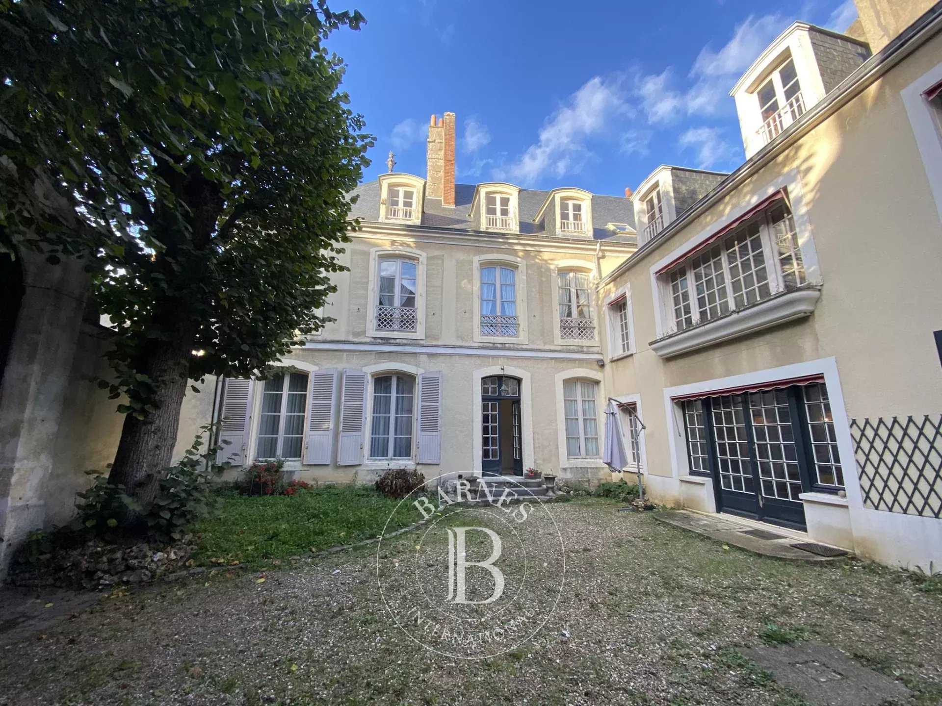 Châteaudun  - Hôtel particulier 12 Pièces 7 Chambres