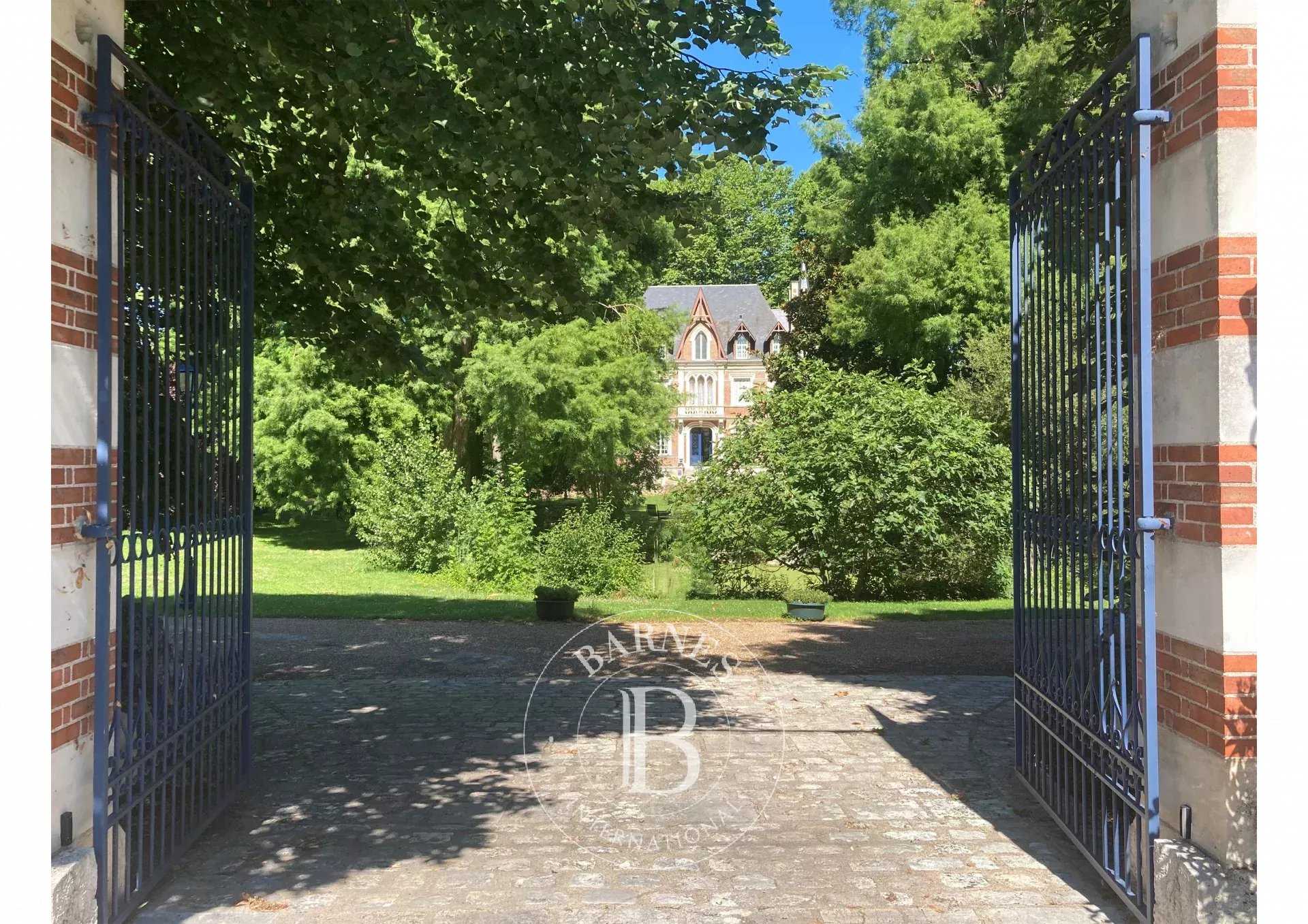 Contres  - Castle 8 Bedrooms