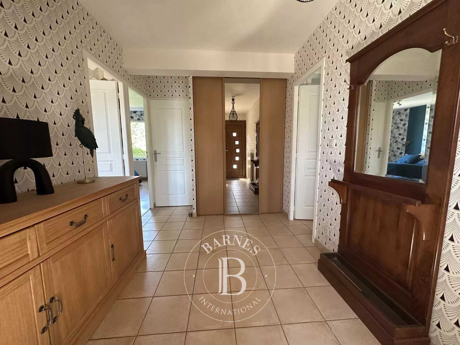 Saint-Denis-en-Val  - House 5 Bedrooms