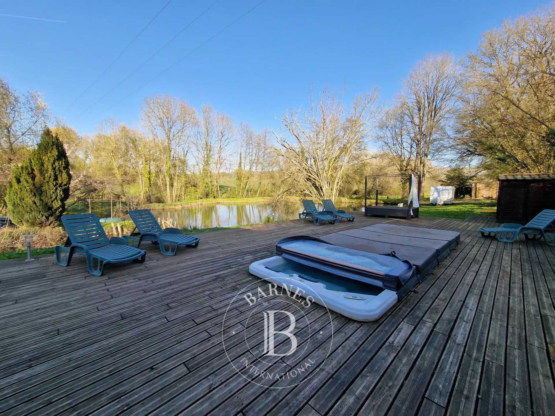 Luceau  - Maison 12 Pi&egrave;ces 9 Chambres