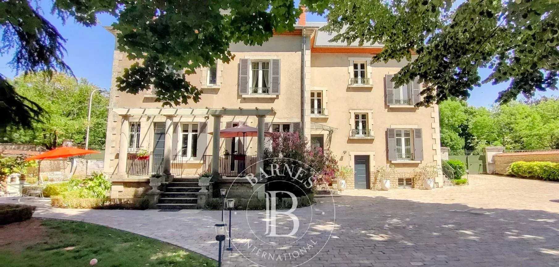 Nevers  - Bed and breakfast 9 Bedrooms