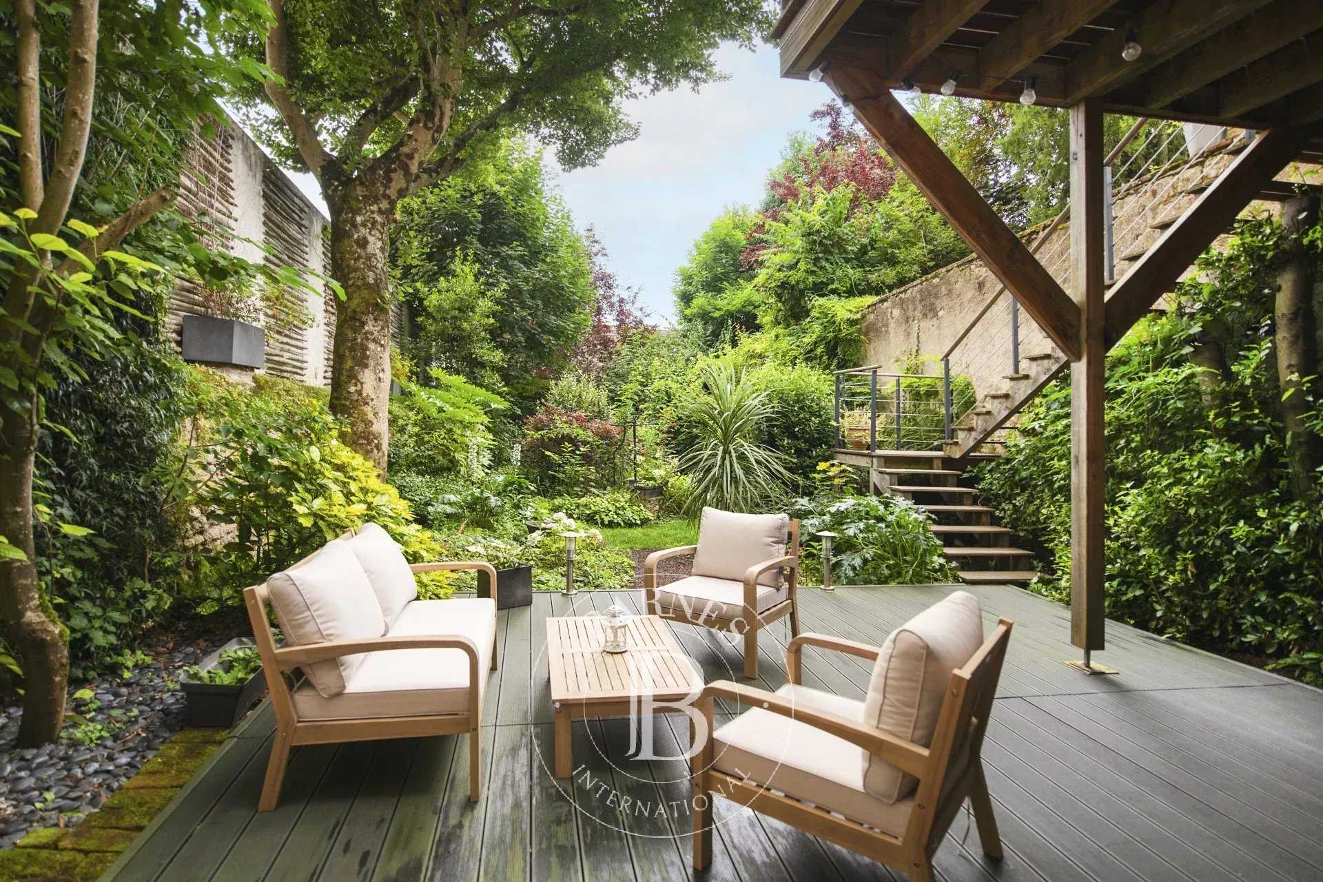 Orléans  - Maison de ville 8 Pièces 5 Chambres