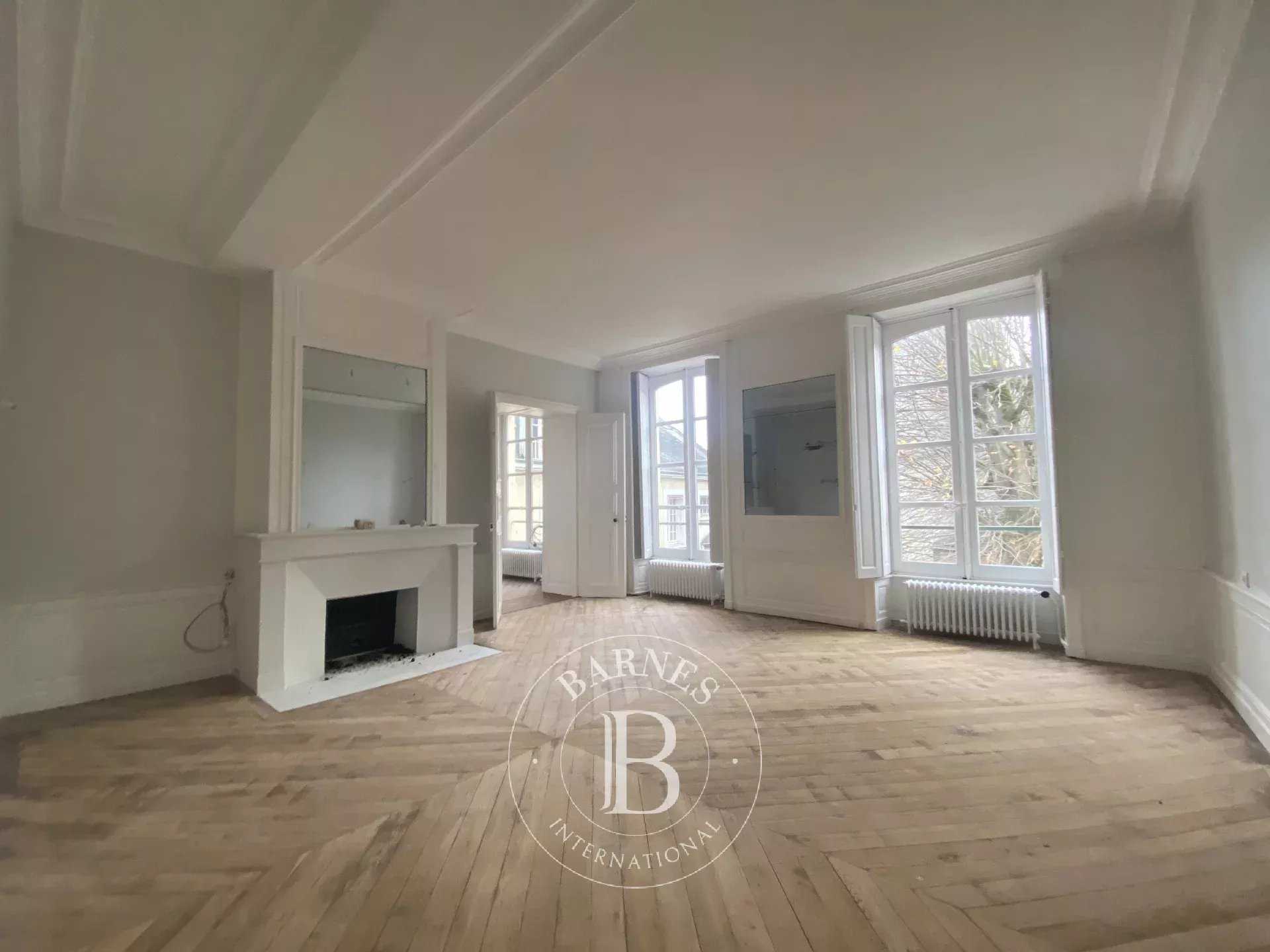 Châteaudun  - Hôtel particulier 12 Pièces 7 Chambres