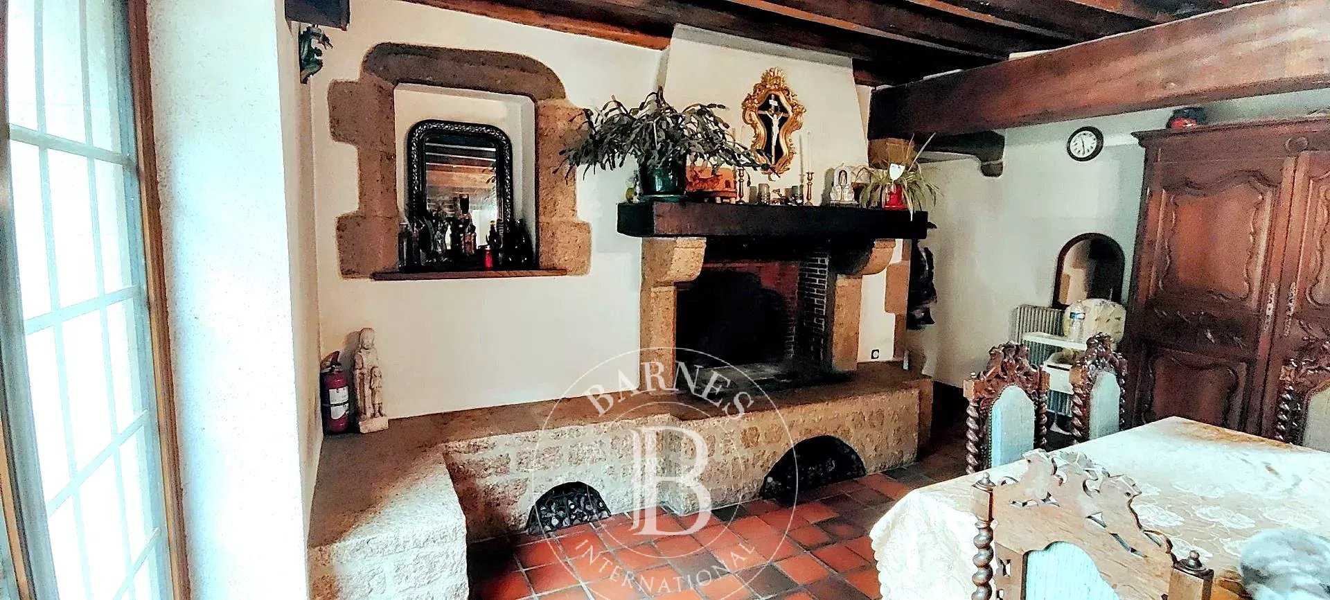 Hyds  - Mill 6 Bedrooms