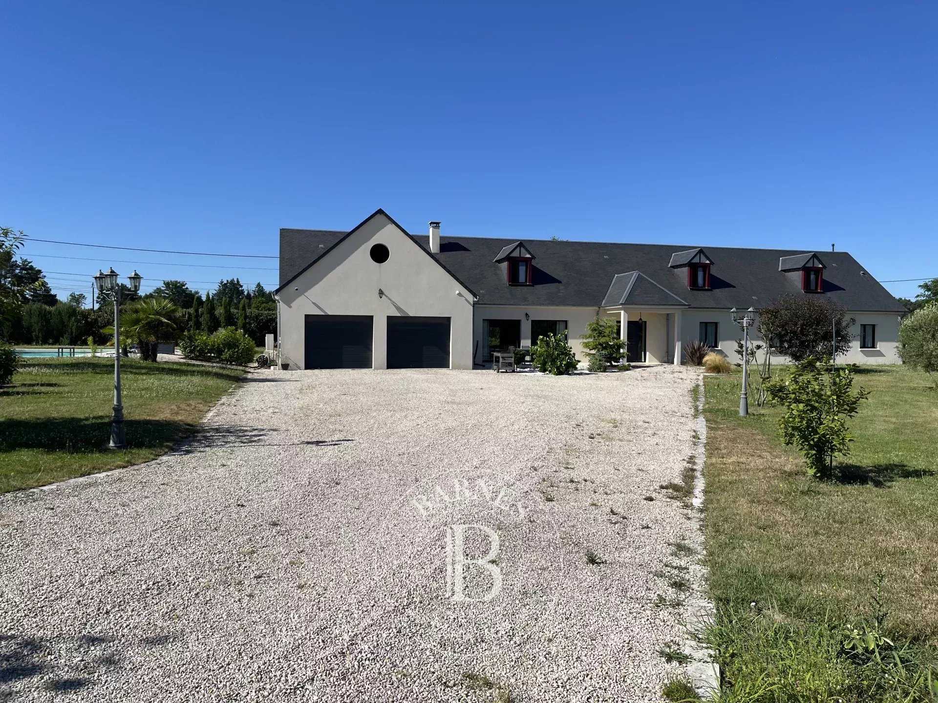 Vernou-en-Sologne  - Maison 14 Pièces 5 Chambres