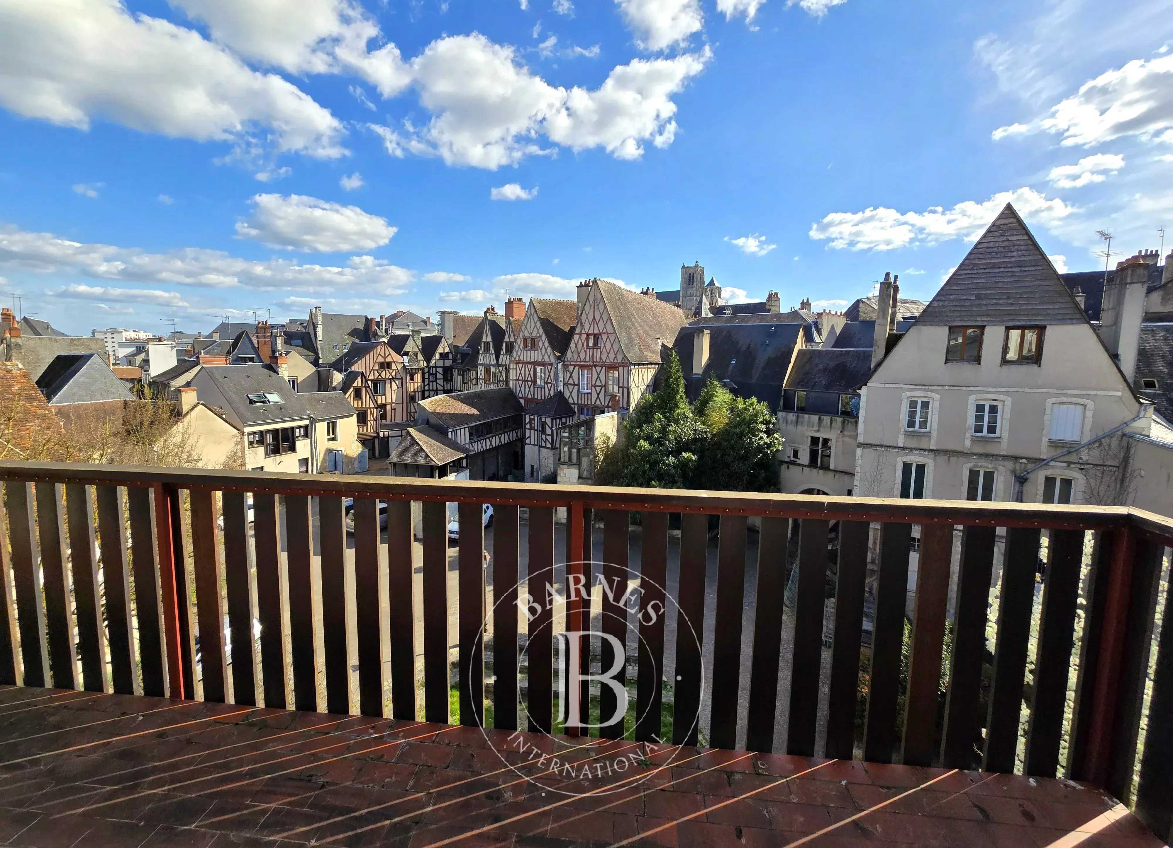 Bourges  - Triplex 6 Pi&egrave;ces 4 Chambres