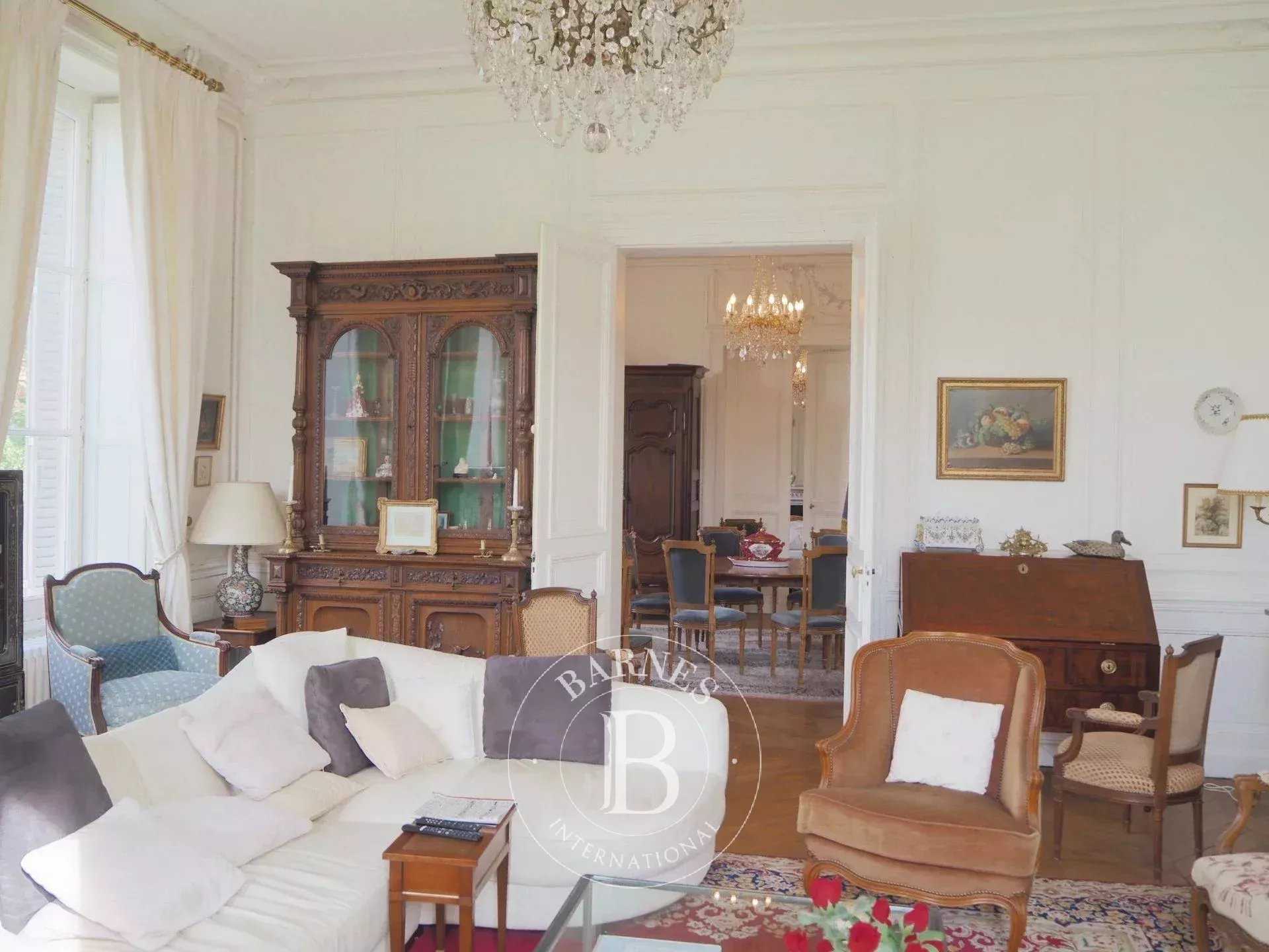 Orléans  - Château 17 Pi&egrave;ces 14 Chambres