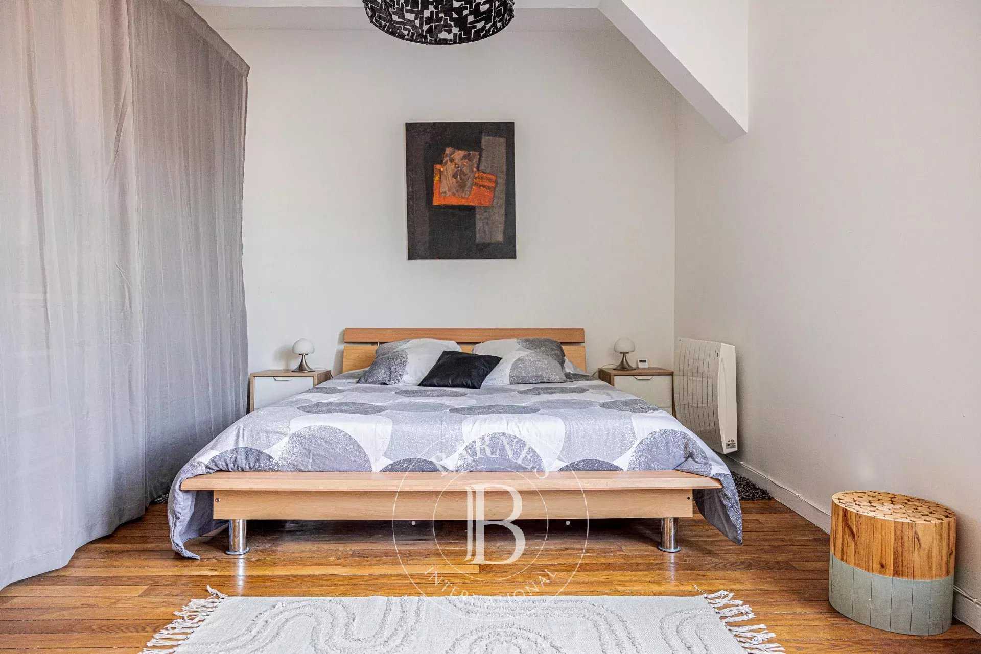 Orléans  - Maison 7 Pi&egrave;ces 4 Chambres