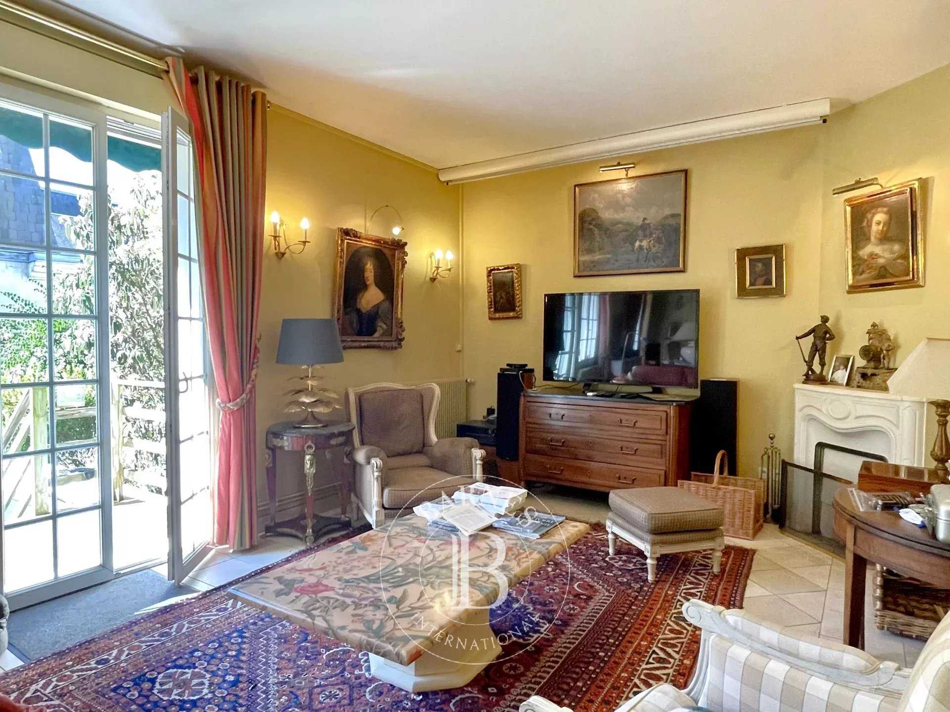 Tours  - Duplex 8 Pi&egrave;ces 3 Chambres