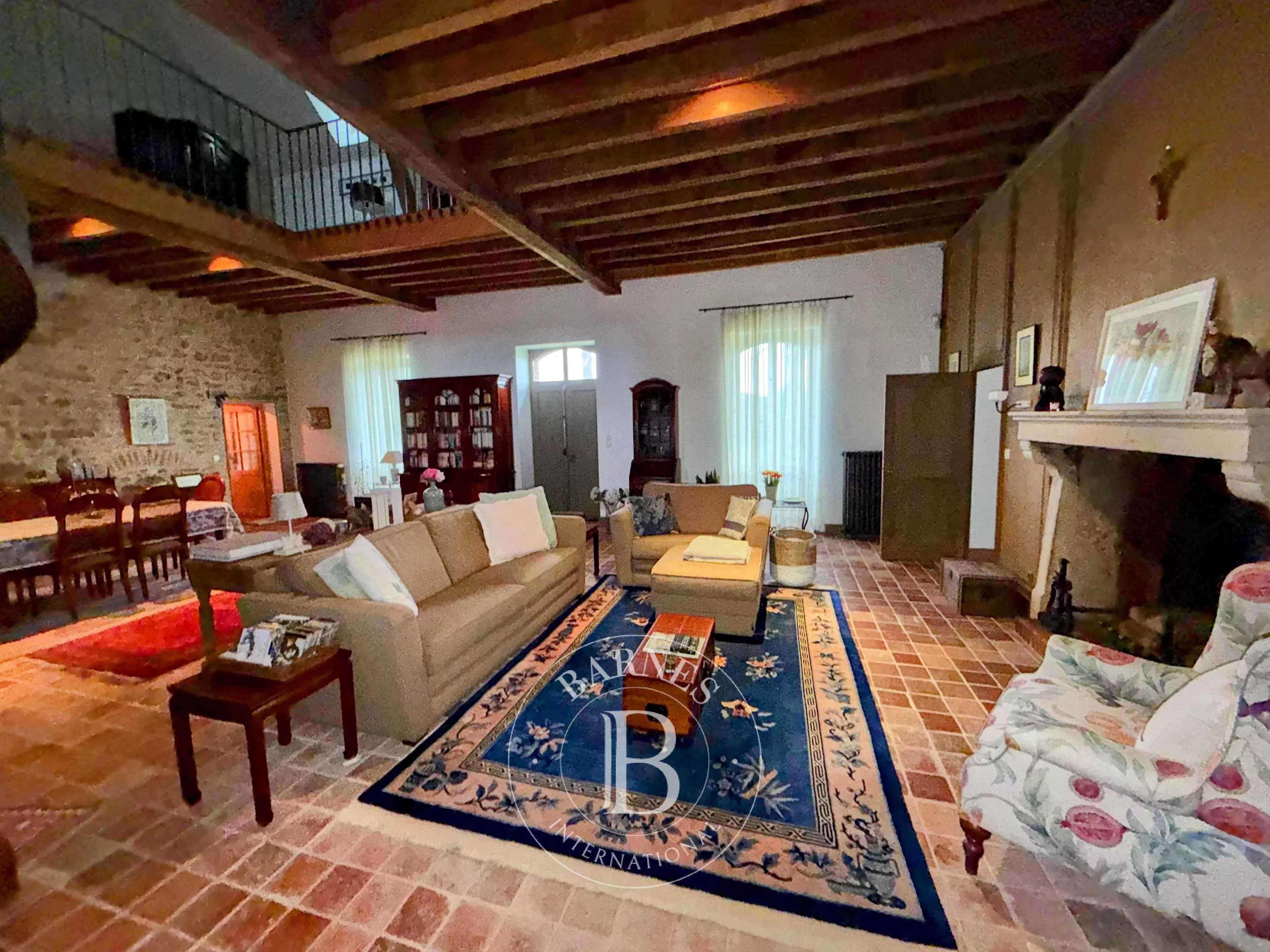 Decize  - Maison 12 Pi&egrave;ces 3 Chambres