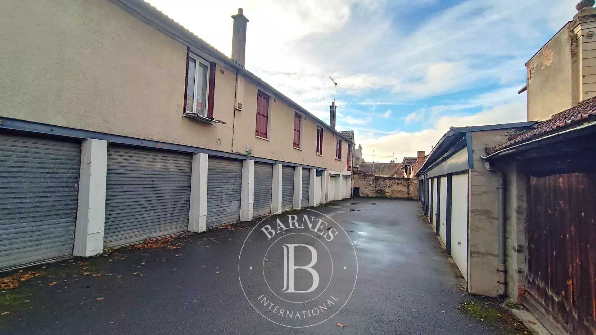 Romorantin-Lanthenay  - Building 