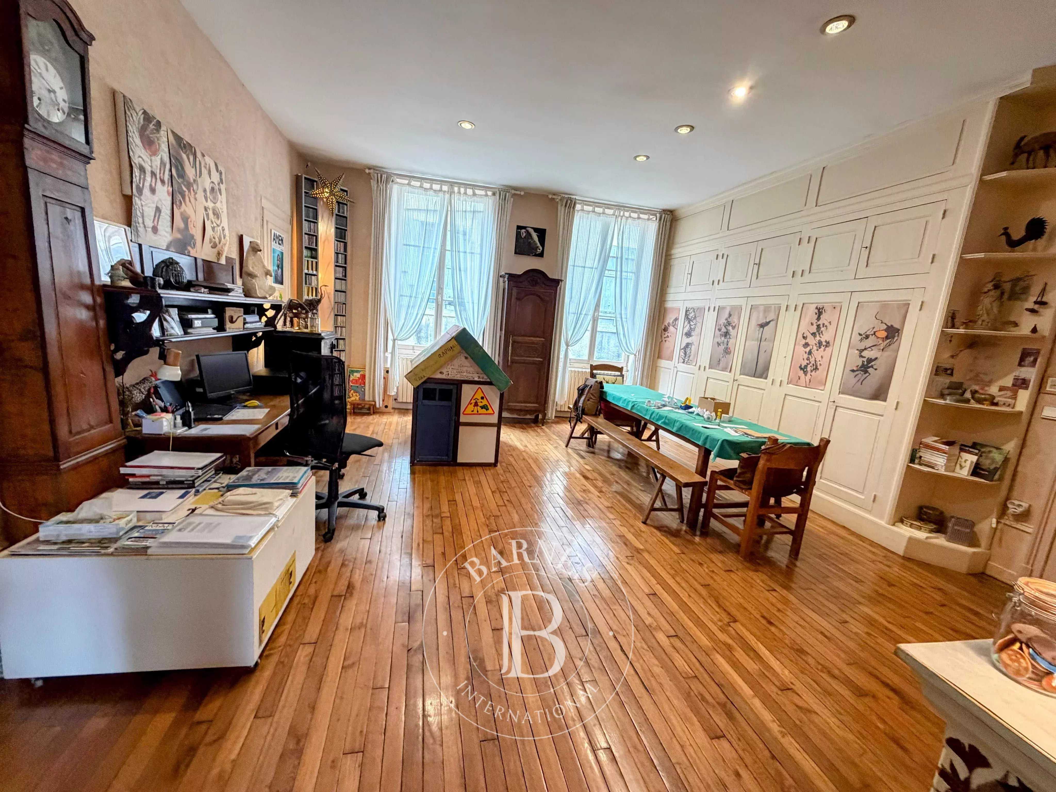 Clamecy  - Maison de ville 22 Pi&egrave;ces 7 Chambres