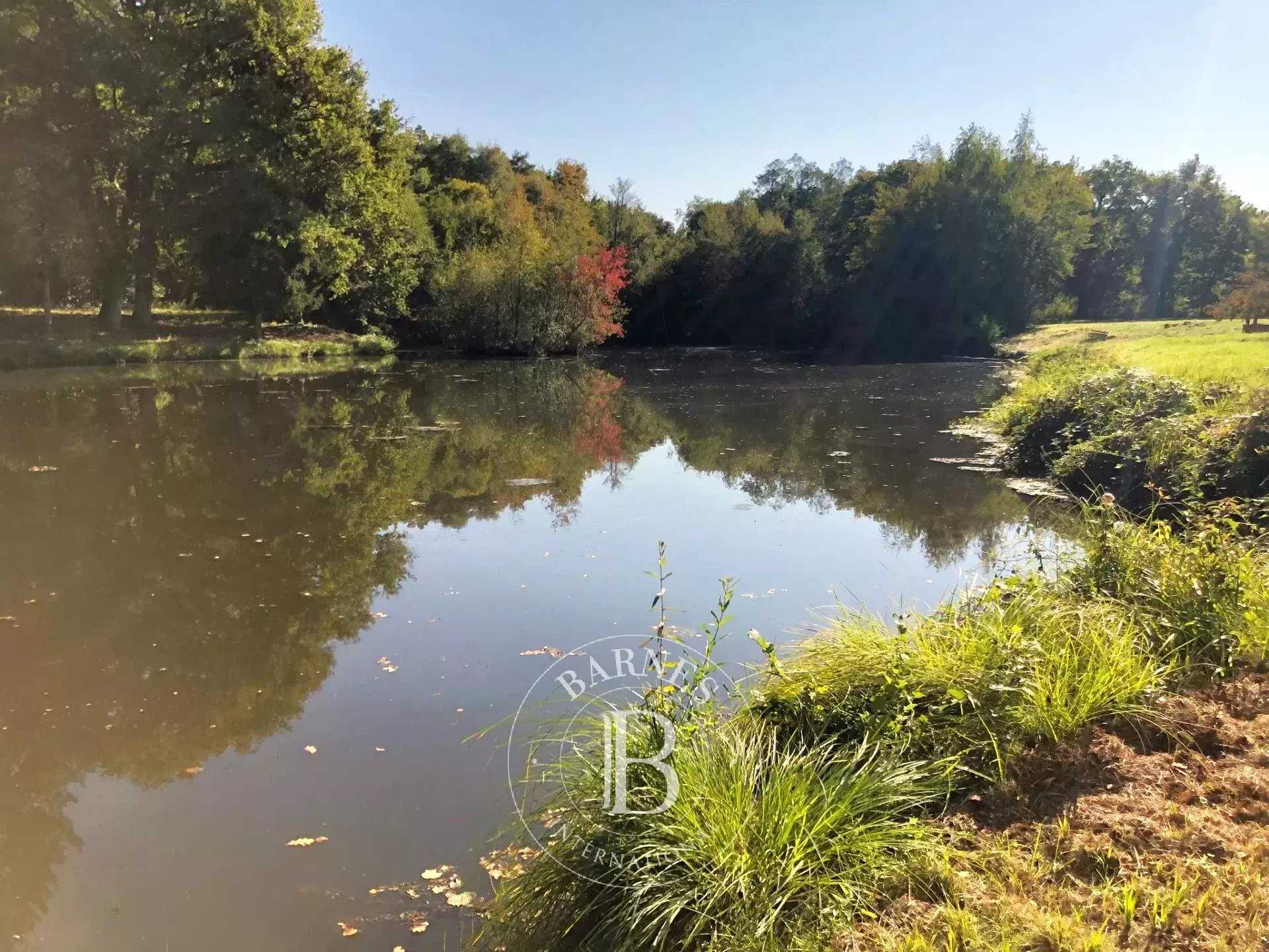 Aubigny-sur-Nère  - Property 4 Bedrooms