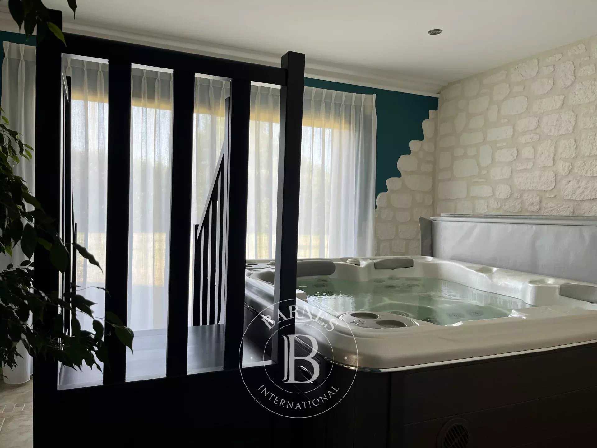 Vernou-en-Sologne  - Maison 14 Pièces 5 Chambres