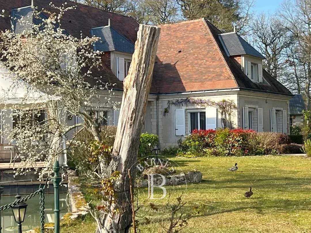 Charentilly  - Propriété 12 Pi&egrave;ces 5 Chambres