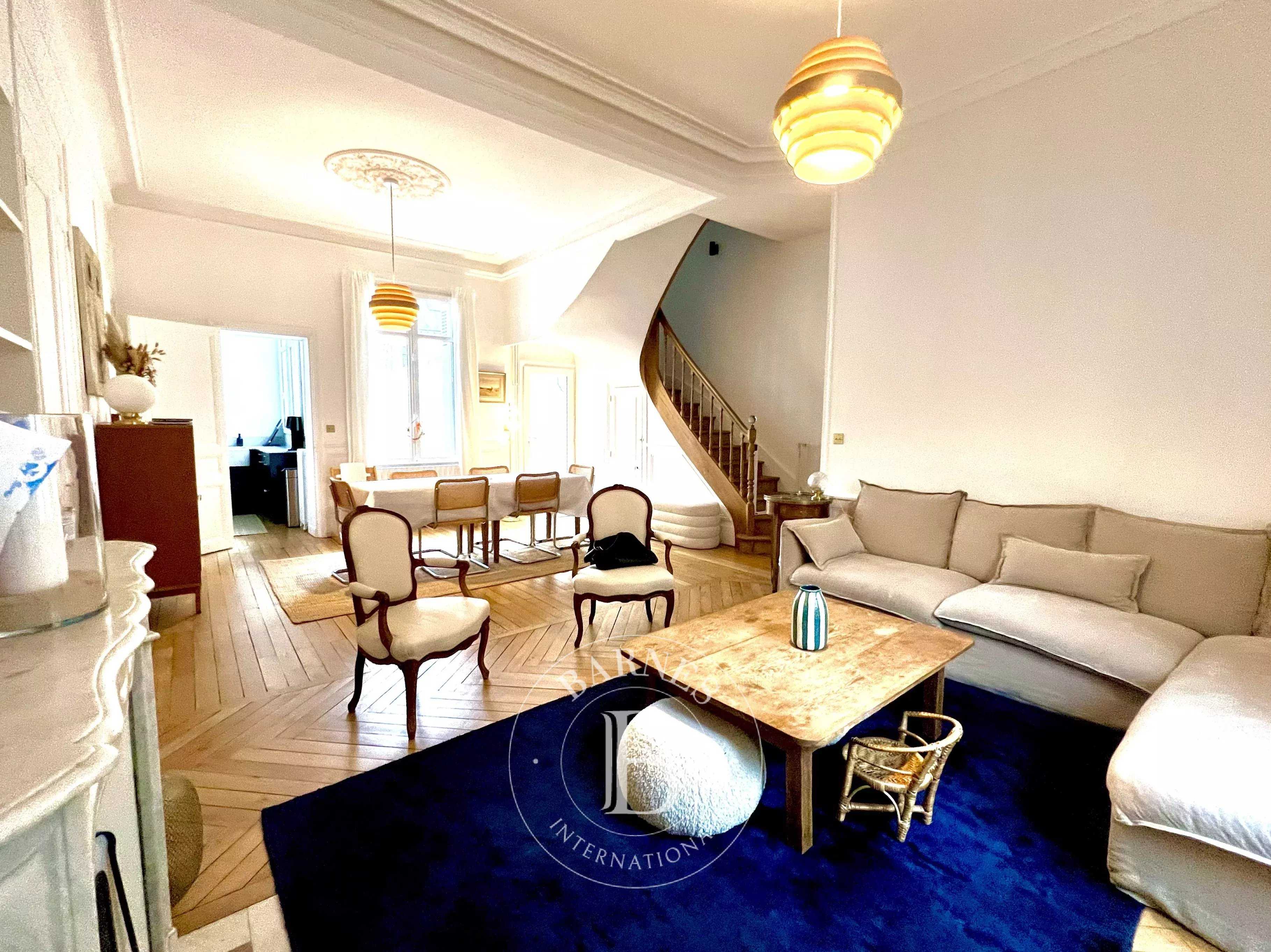 Tours  - Maison de ville 9 Pi&egrave;ces 6 Chambres