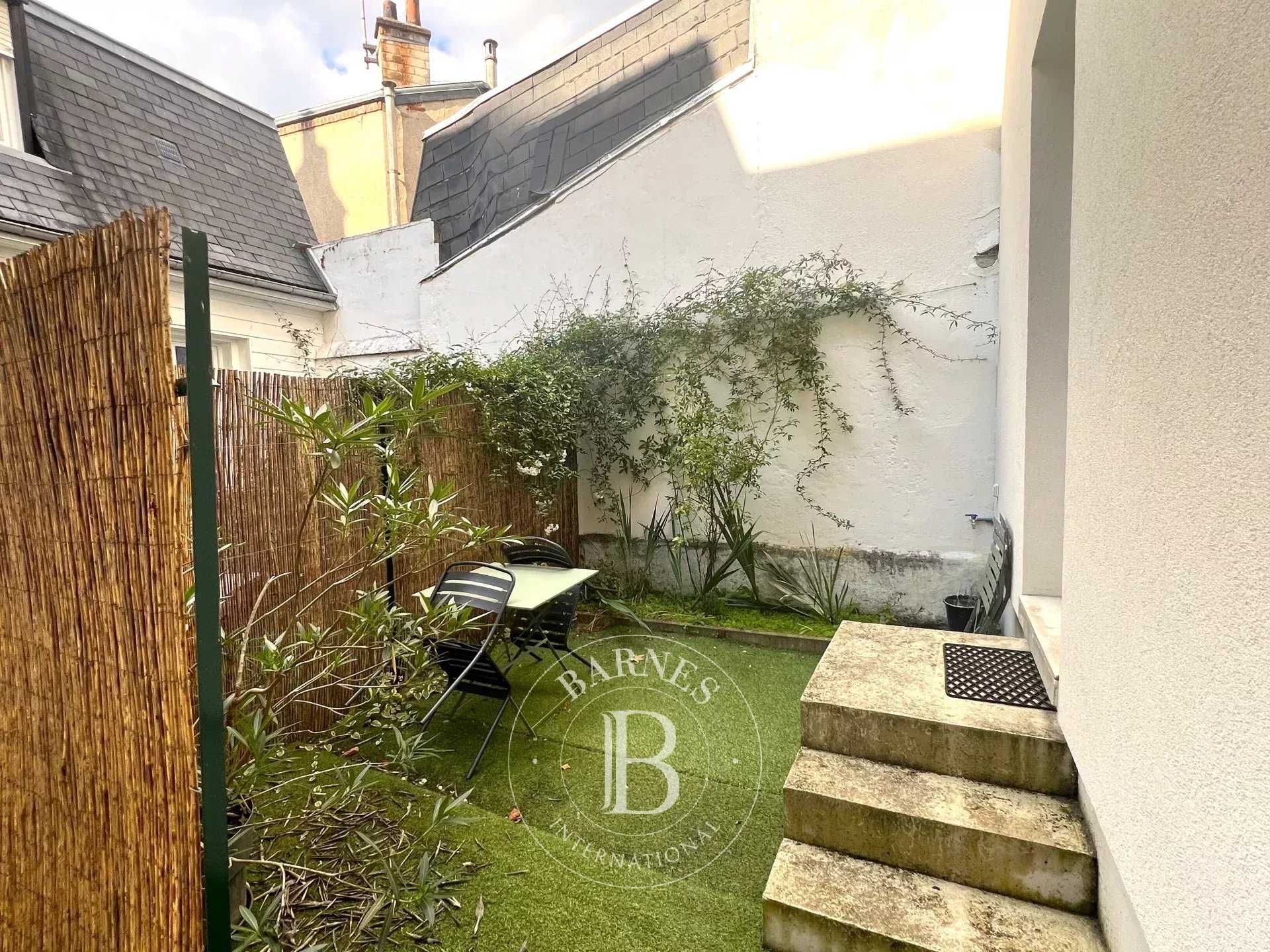 Tours  - Ensemble immobilier 4 Pi&egrave;ces 2 Chambres